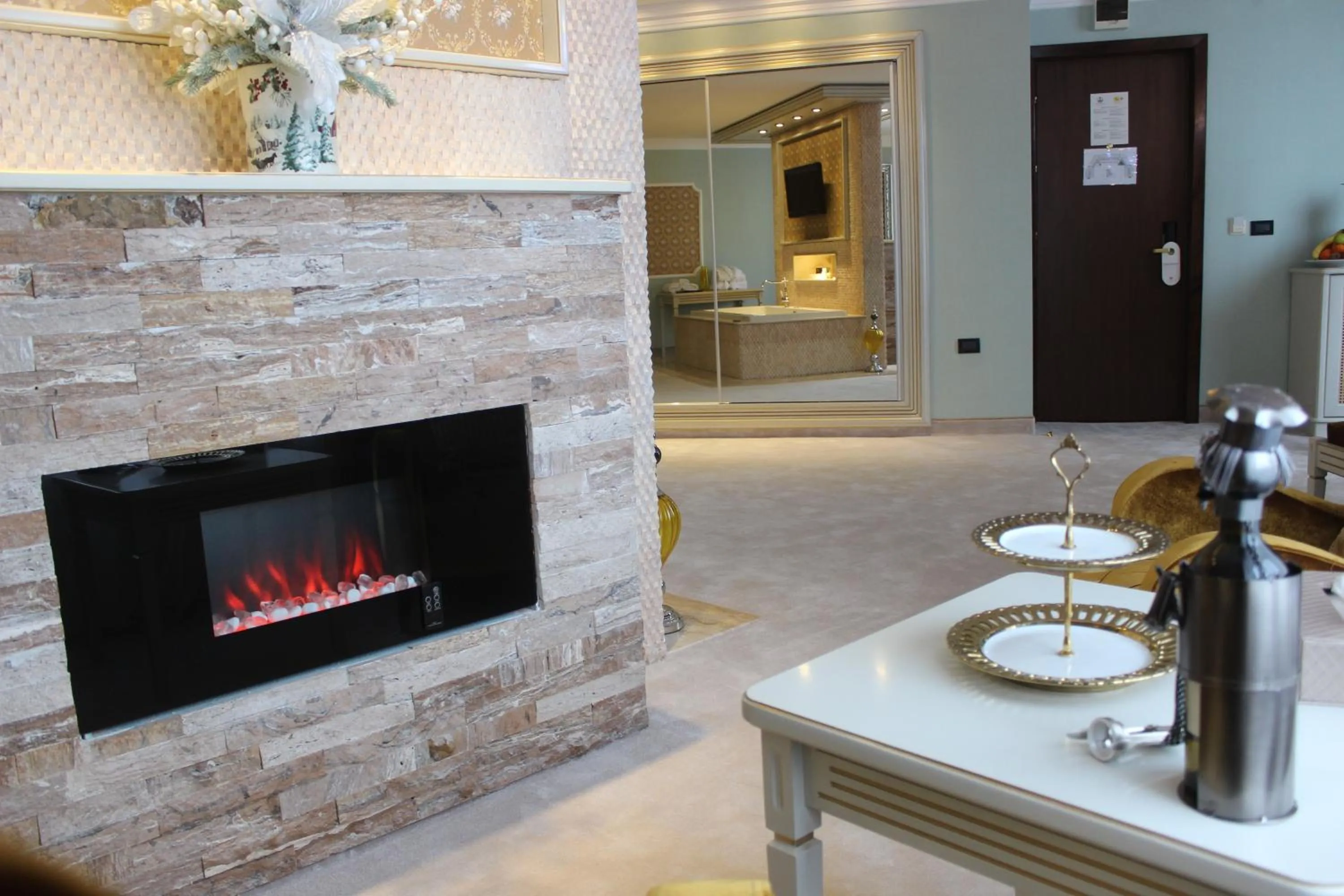 Living room in Phoenicia Grand Hotel