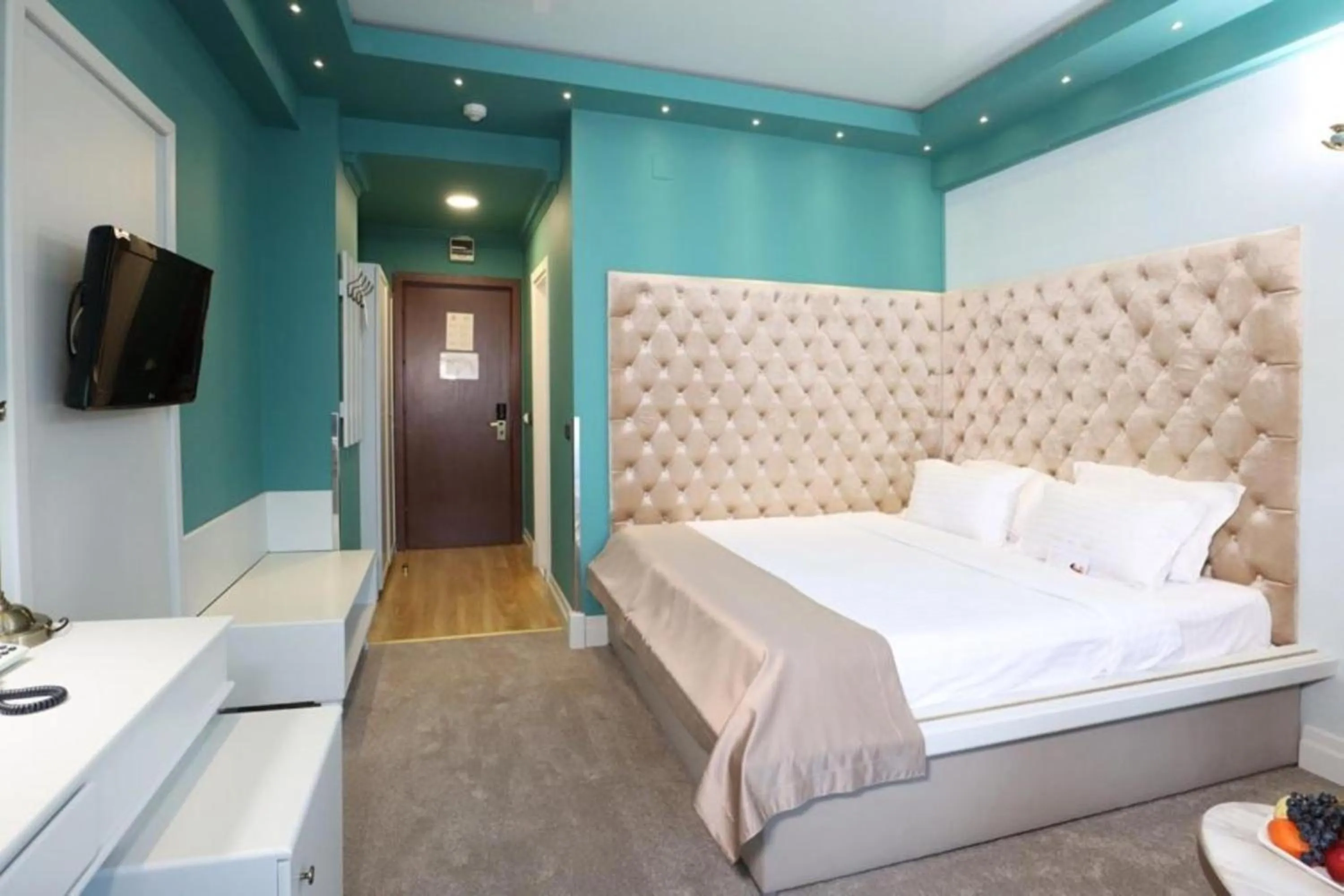 Photo of the whole room, Bed in Phoenicia Grand Hotel