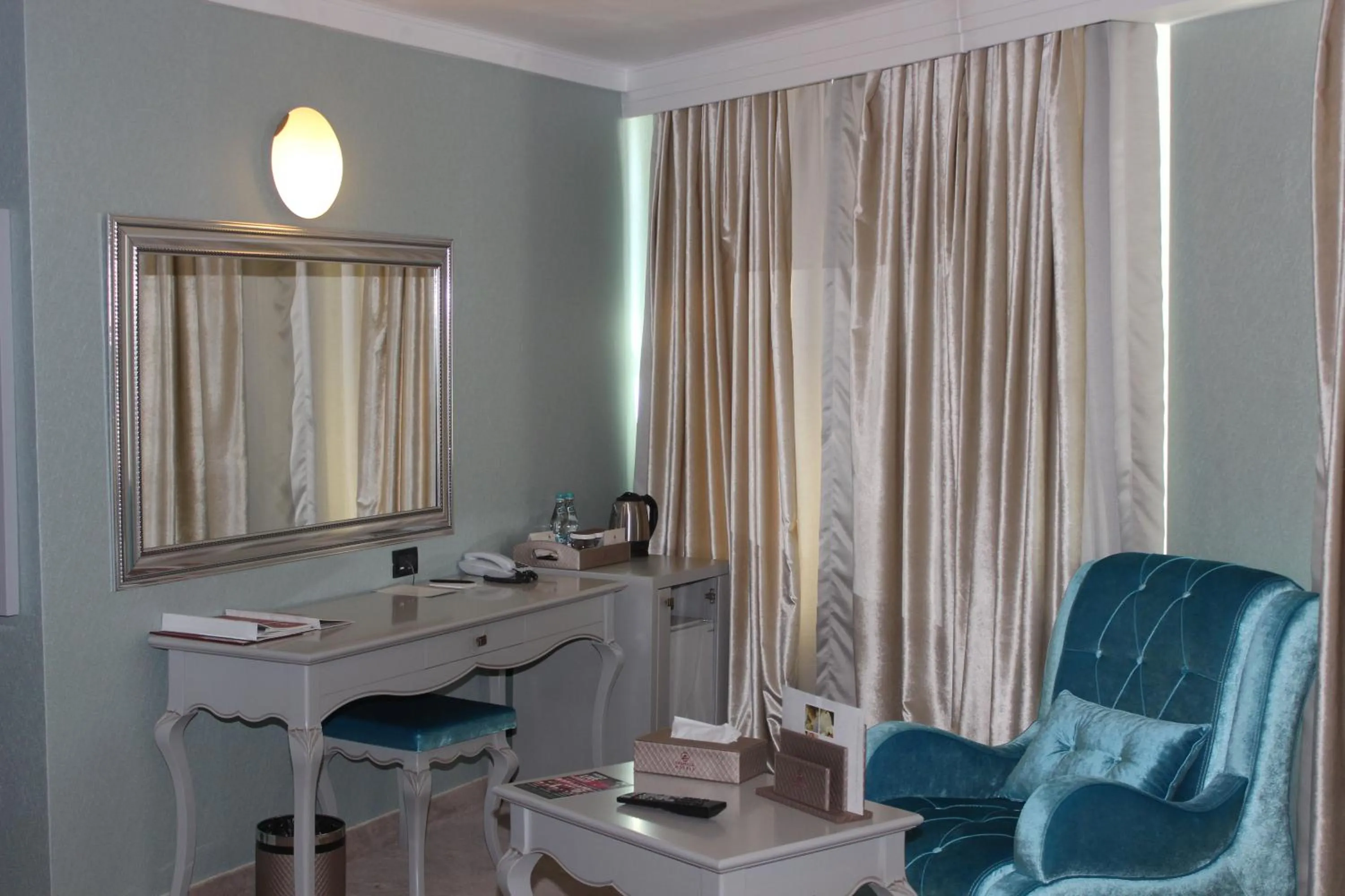 Living room in Phoenicia Grand Hotel