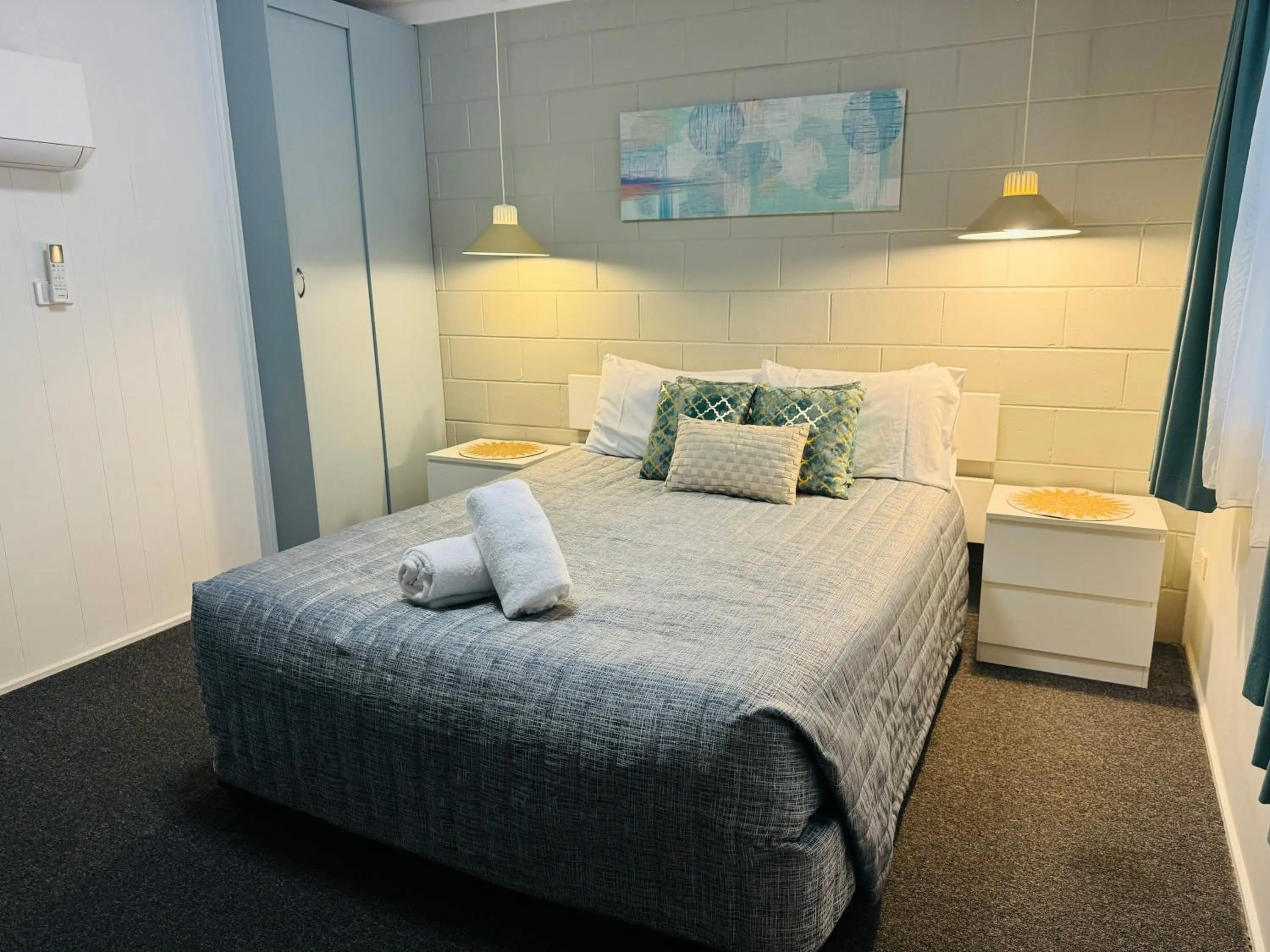 Bed in Hatton Vale Motel