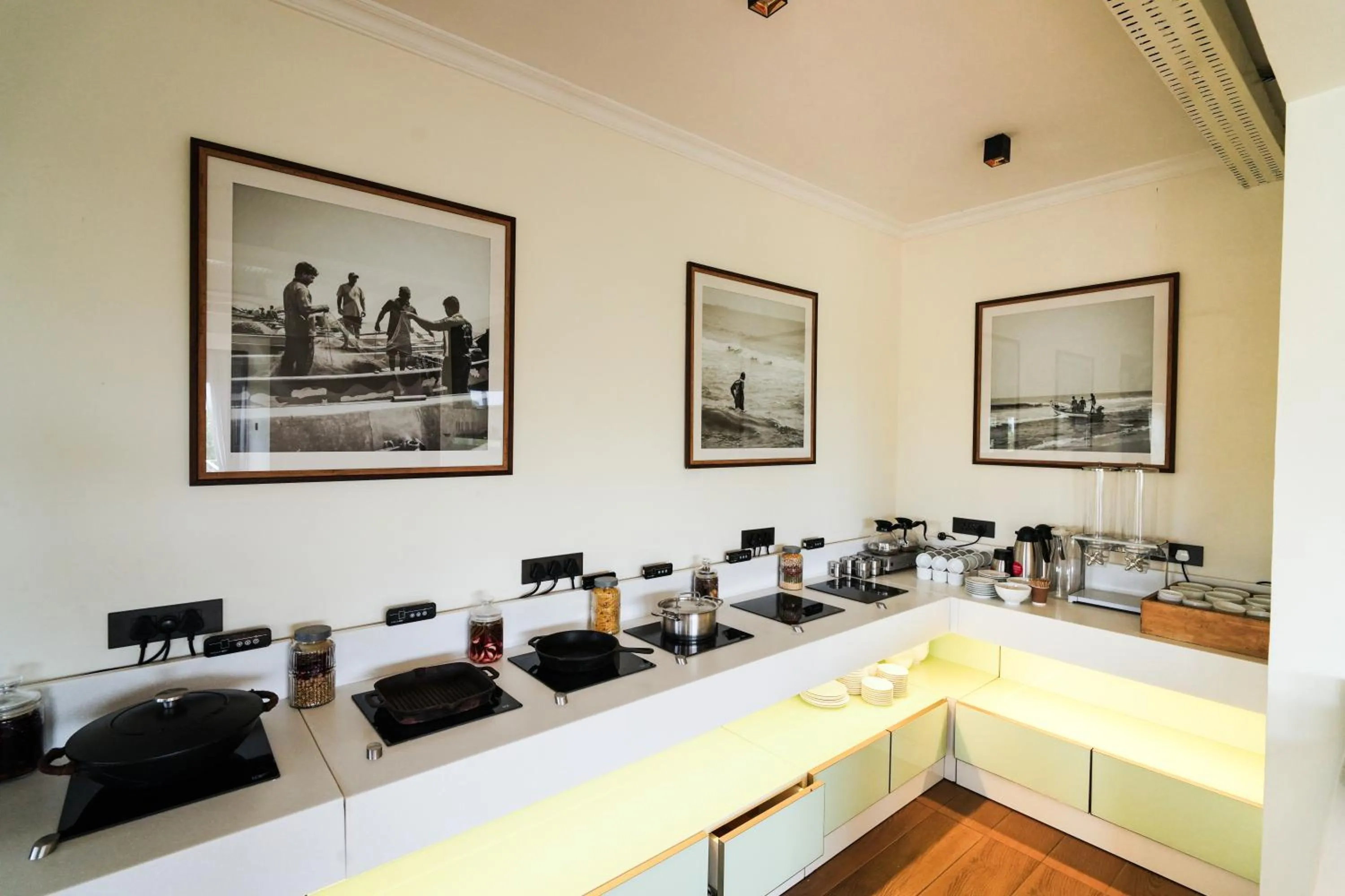 Lounge or bar in MGM Beach Resorts East Coast Road