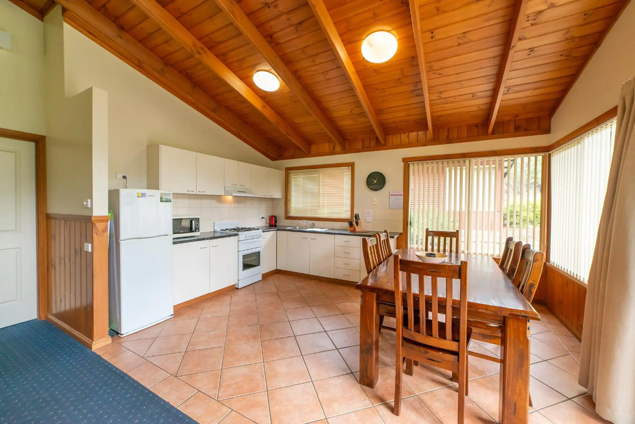 Kitchen or kitchenette in Halls Gap Valley Lodges