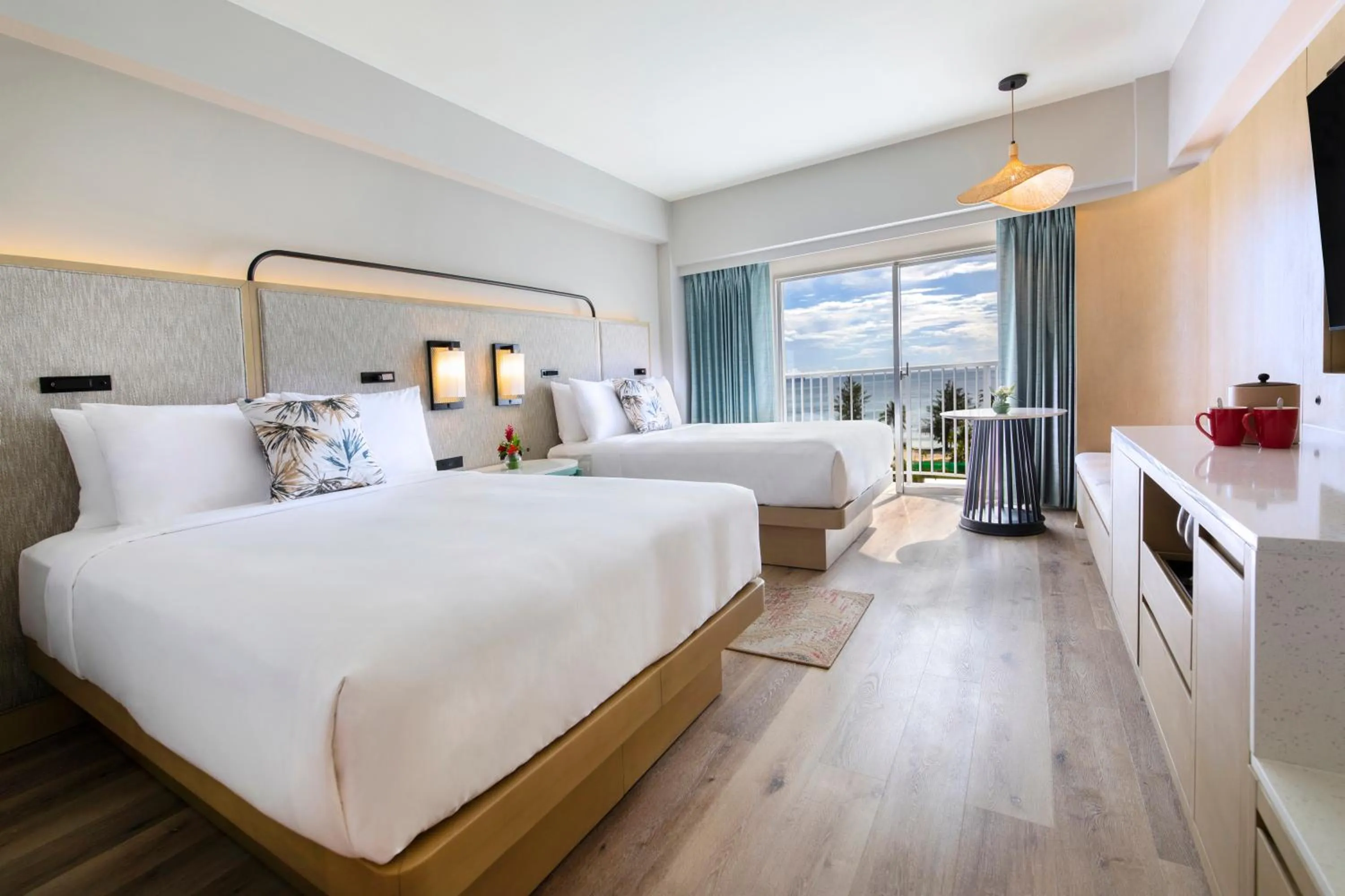 Photo of the whole room, Bed in Crowne Plaza Resort Saipan