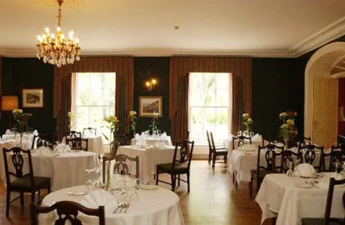 Restaurant/places to eat in Castle Grove Country House Hotel