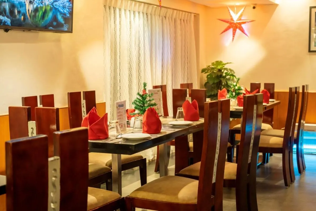 Restaurant/places to eat in MGM Vailankanni