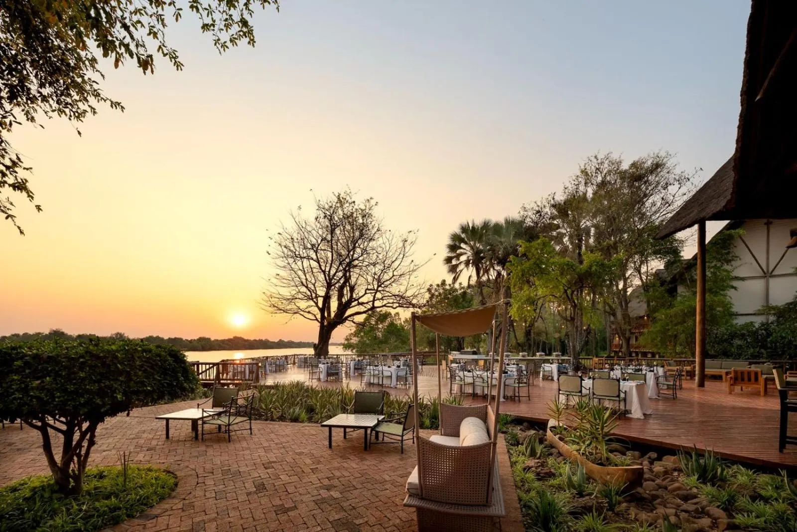 Restaurant/places to eat in The David Livingstone Safari Lodge & Spa