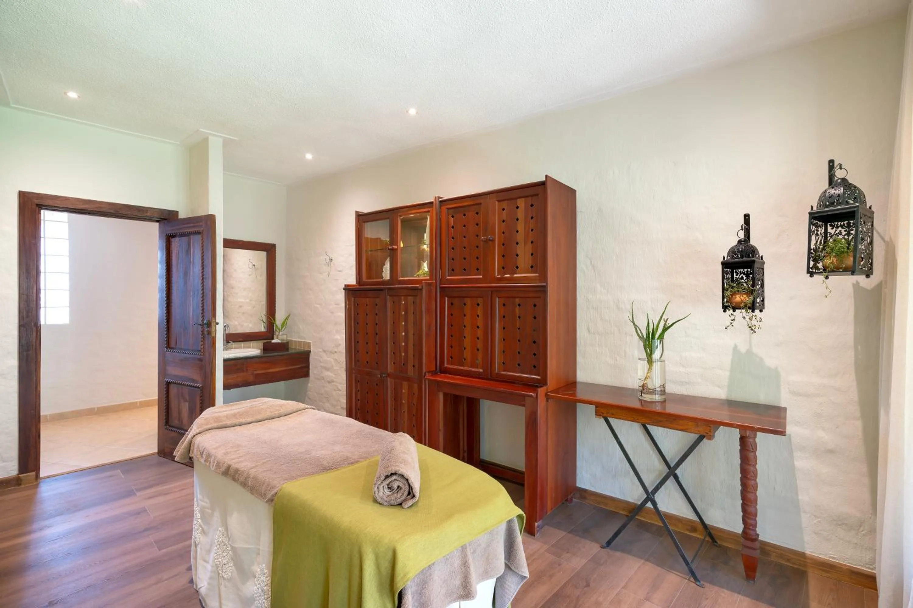 Spa and wellness centre/facilities, Bed in The David Livingstone Safari Lodge & Spa