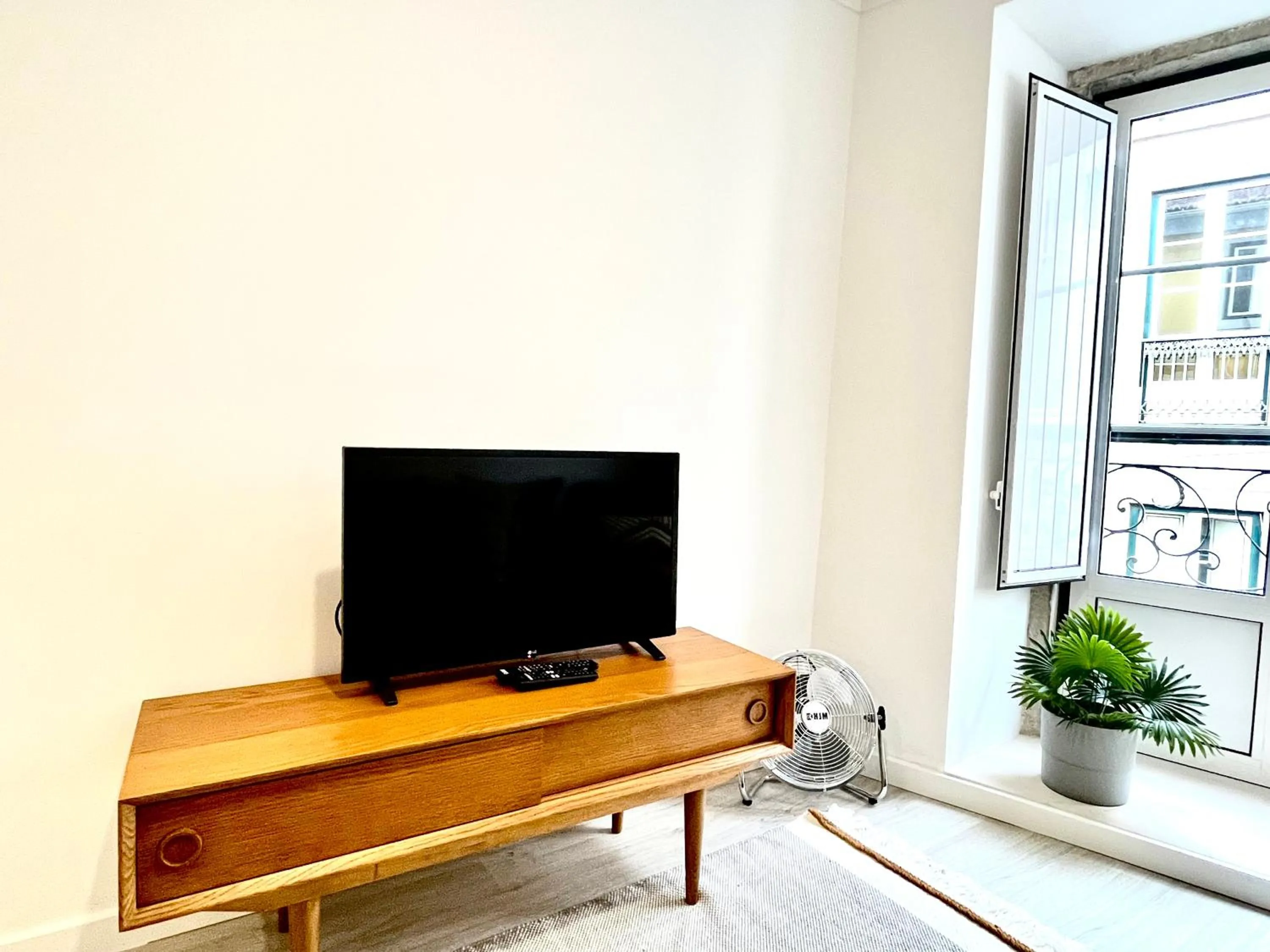 TV and multimedia in Apartments Center Santos