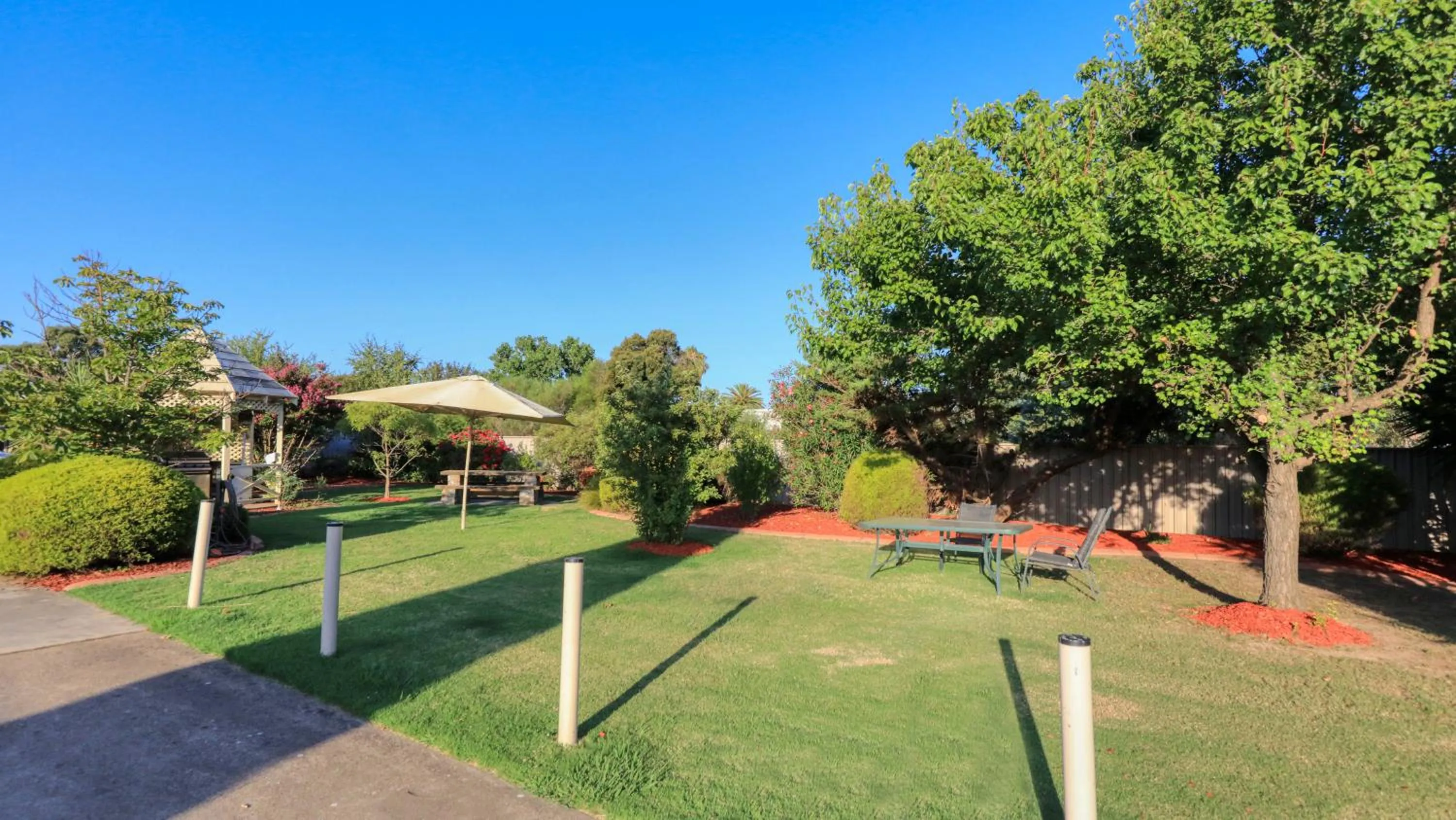 Day in Glider City Motel Benalla