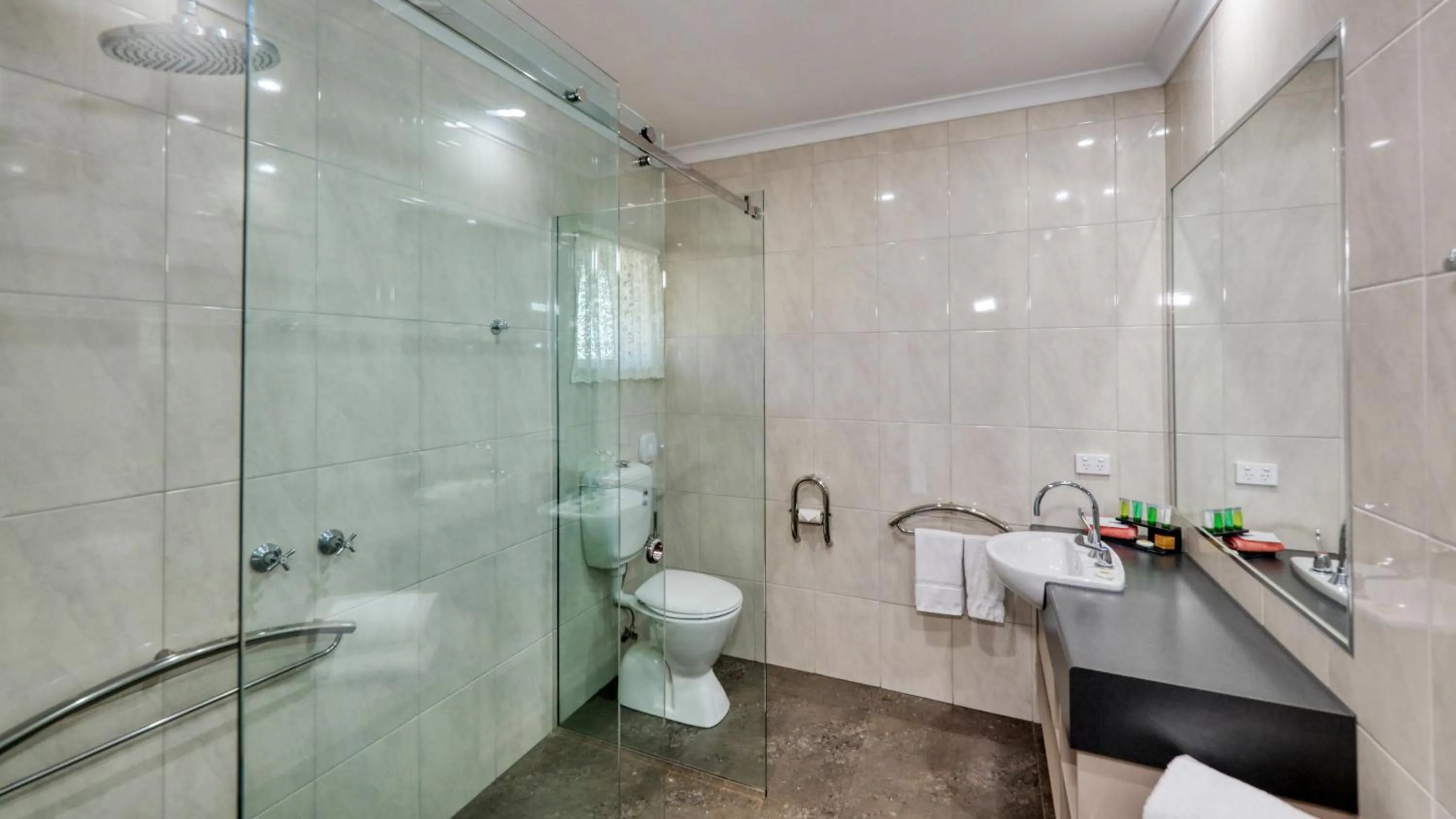 Facility for disabled guests in Glider City Motel Benalla