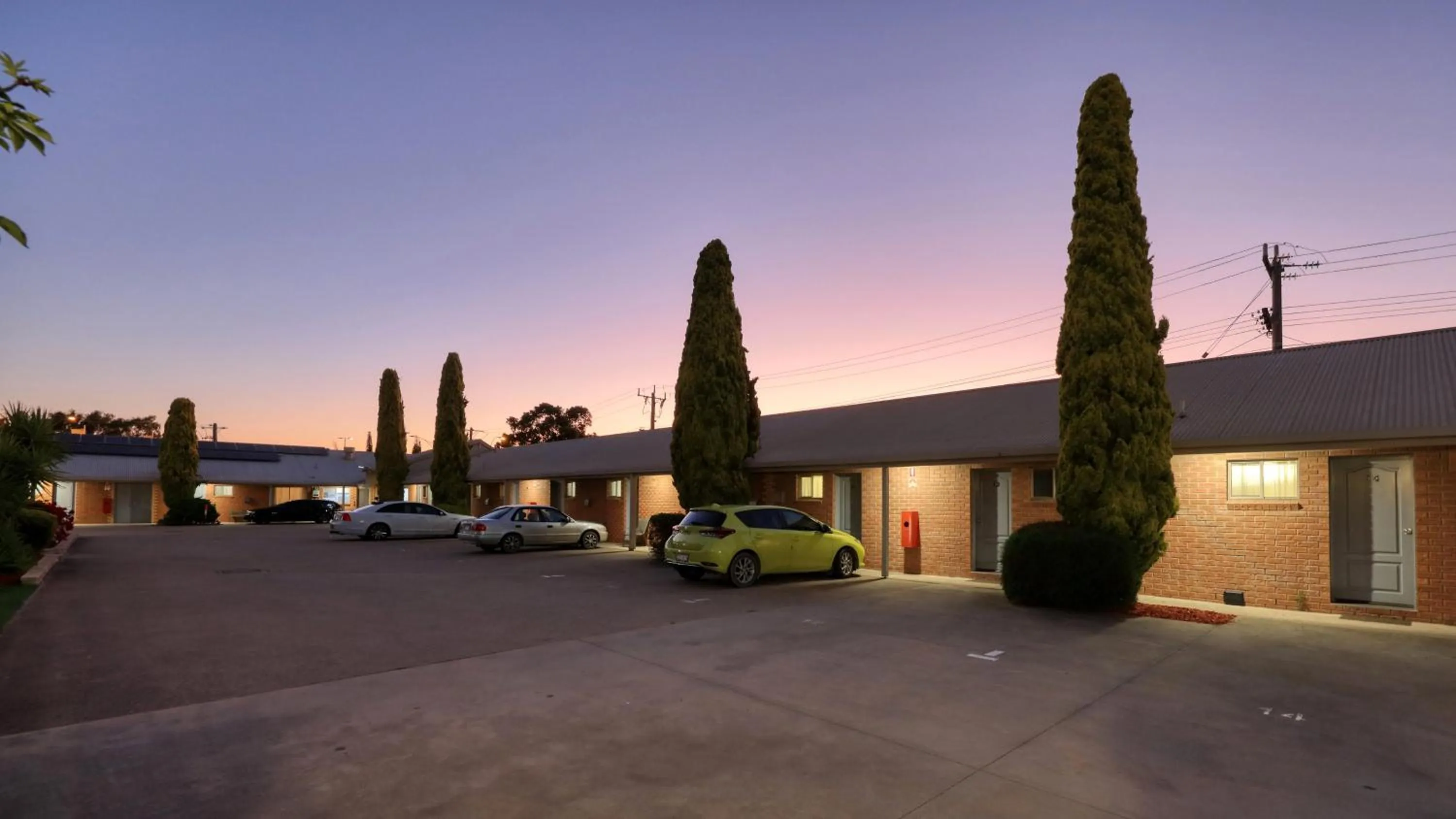 Parking in Glider City Motel Benalla