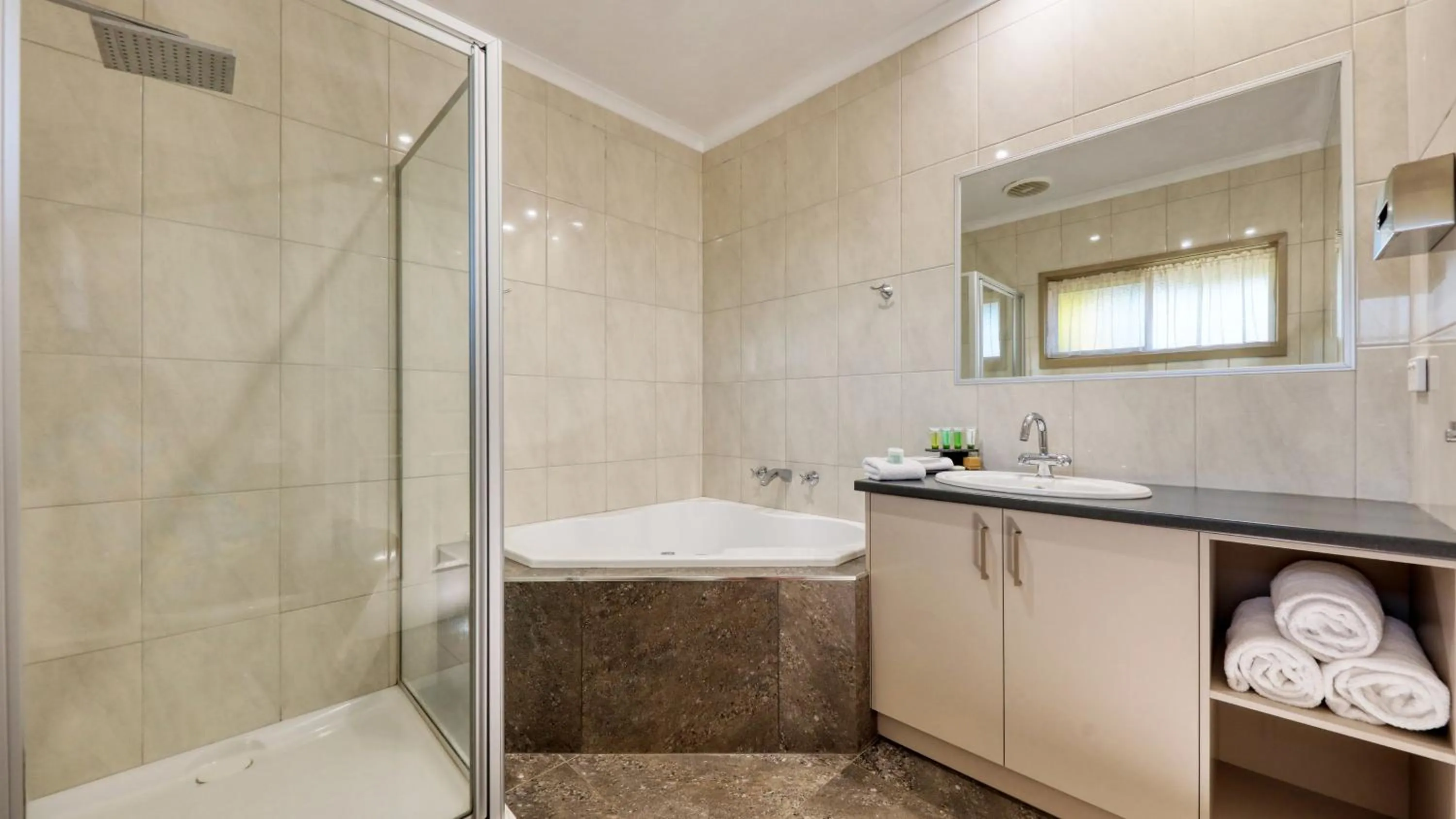 Spa and wellness centre/facilities in Glider City Motel Benalla