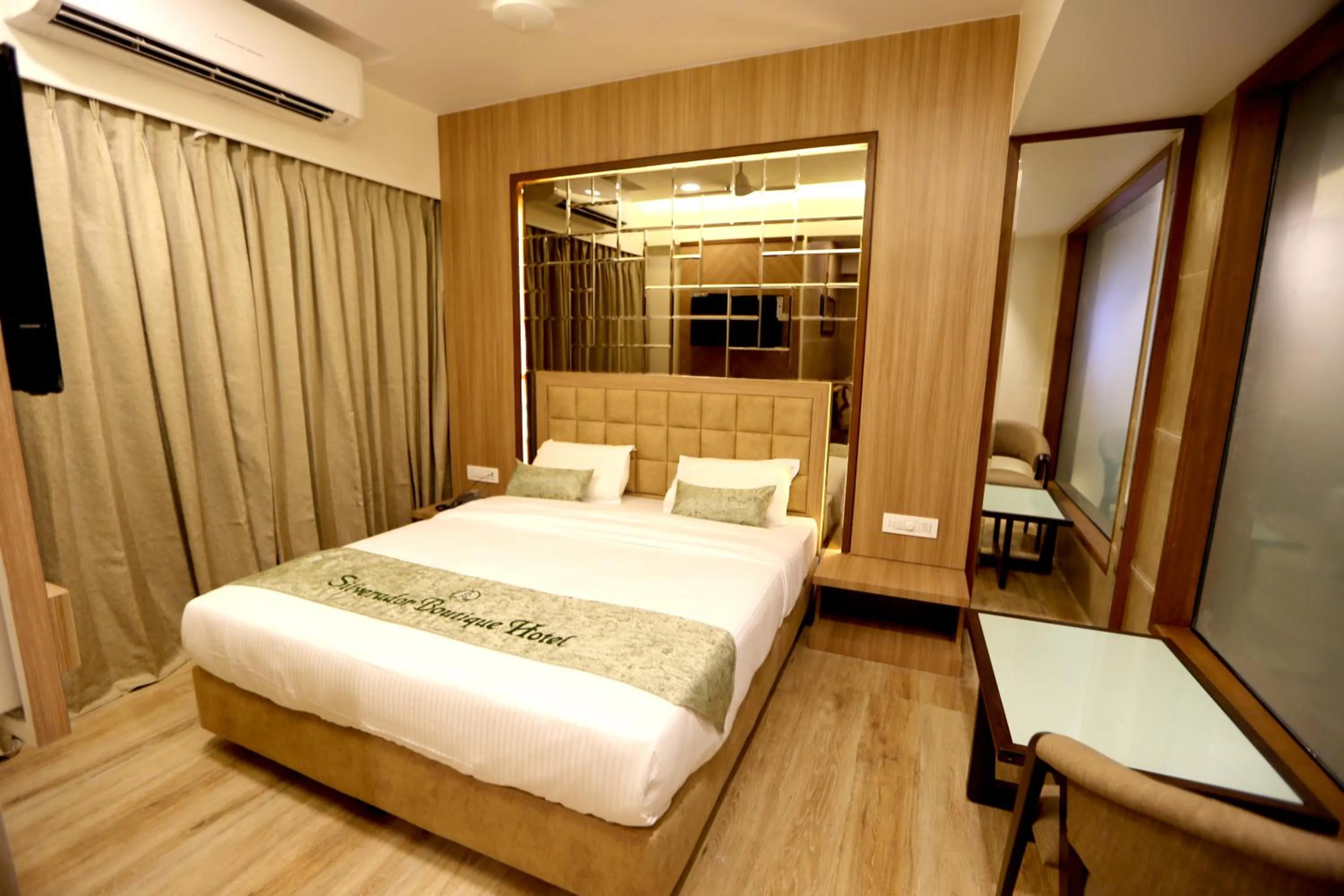 Bed in Silverador Boutique Hotel