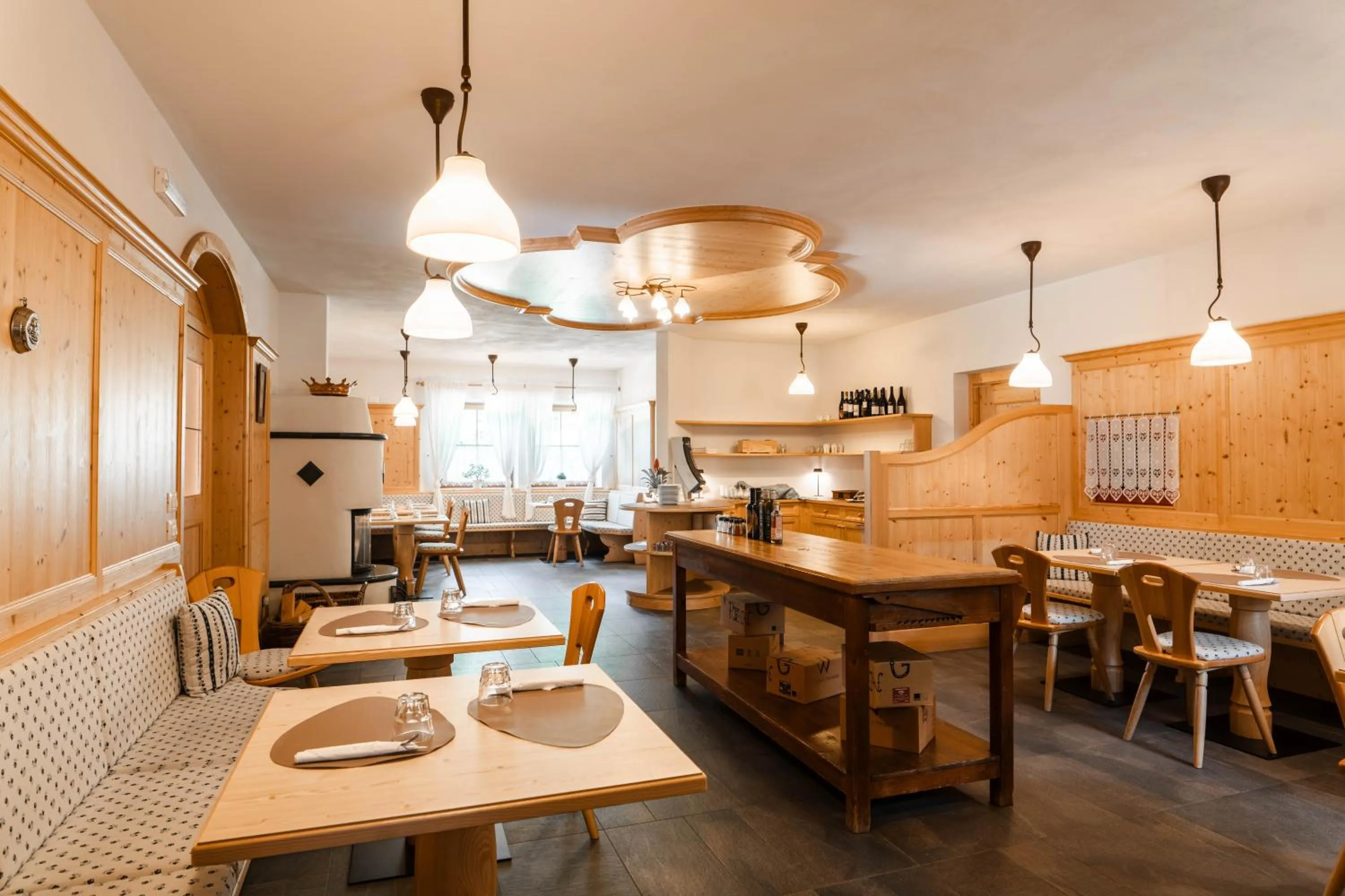 Food and drinks in Coronata Haus