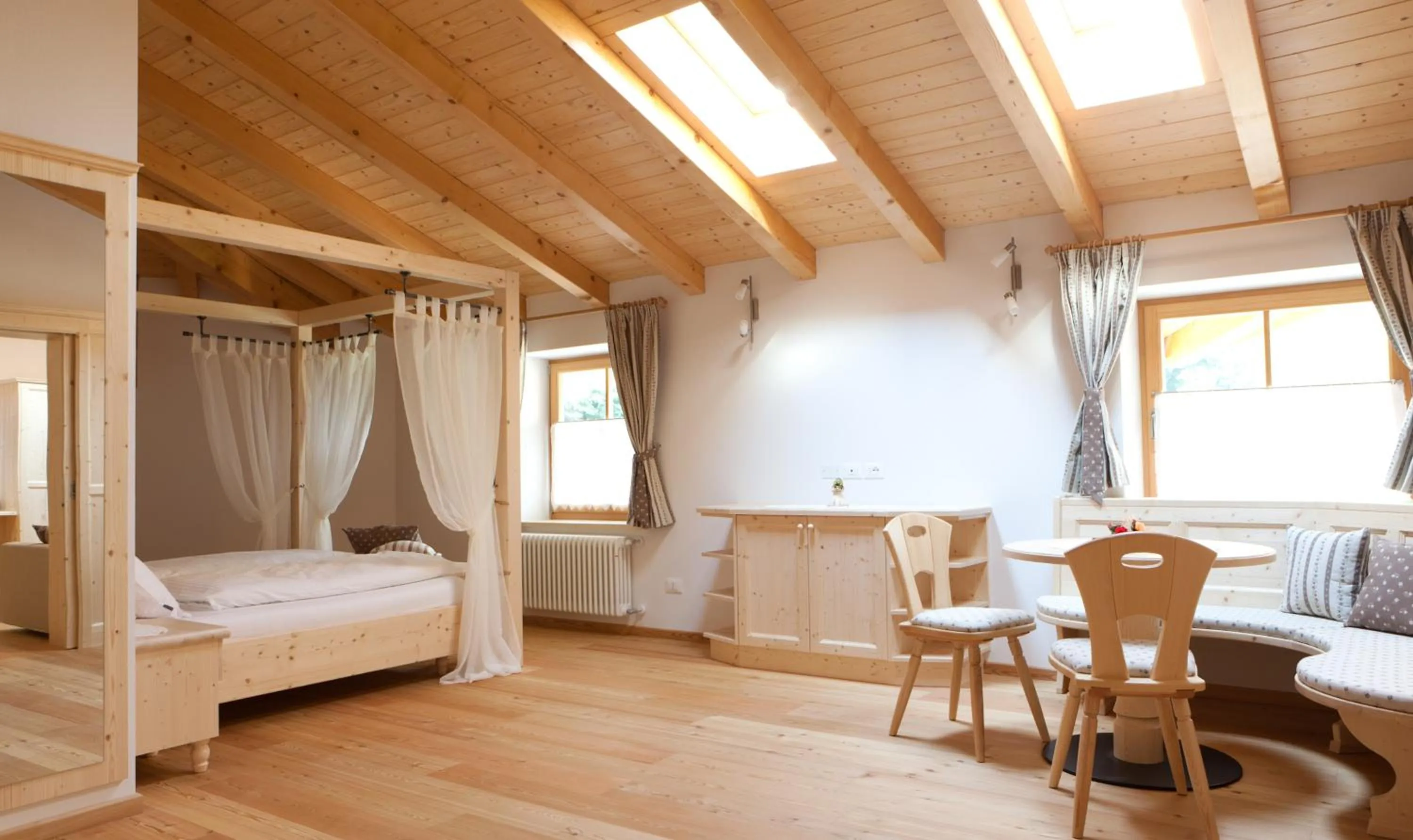 Photo of the whole room, Bed in Coronata Haus