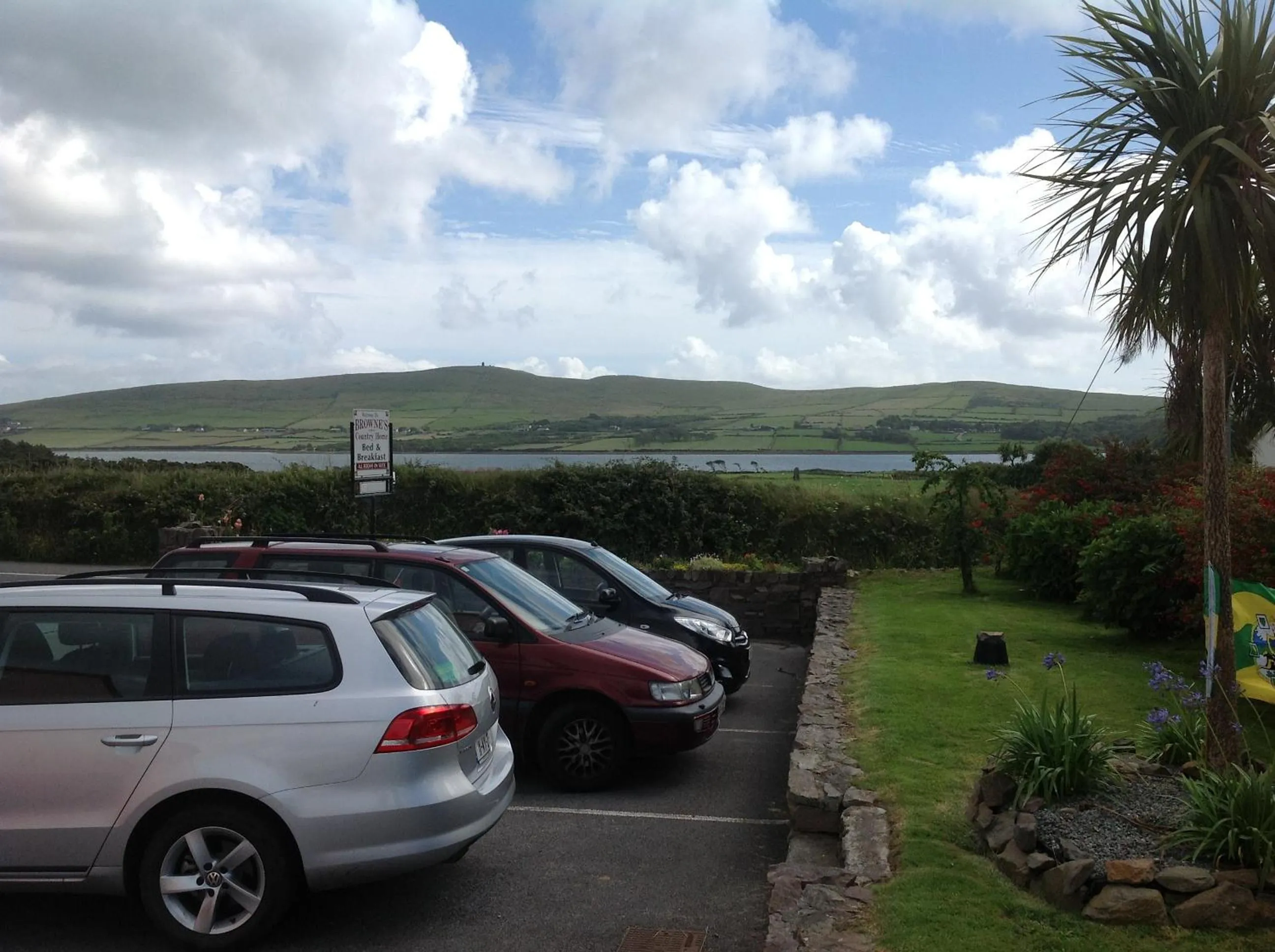 Area and facilities in Brownes