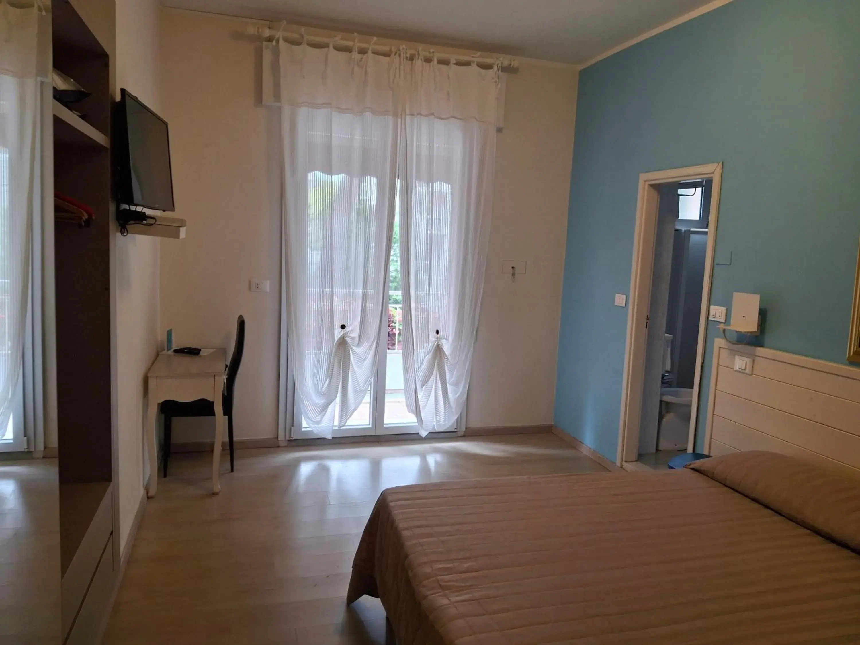 Double Room with Balcony in Hotel Santiago Double Room with Balcony in Hotel Santiago