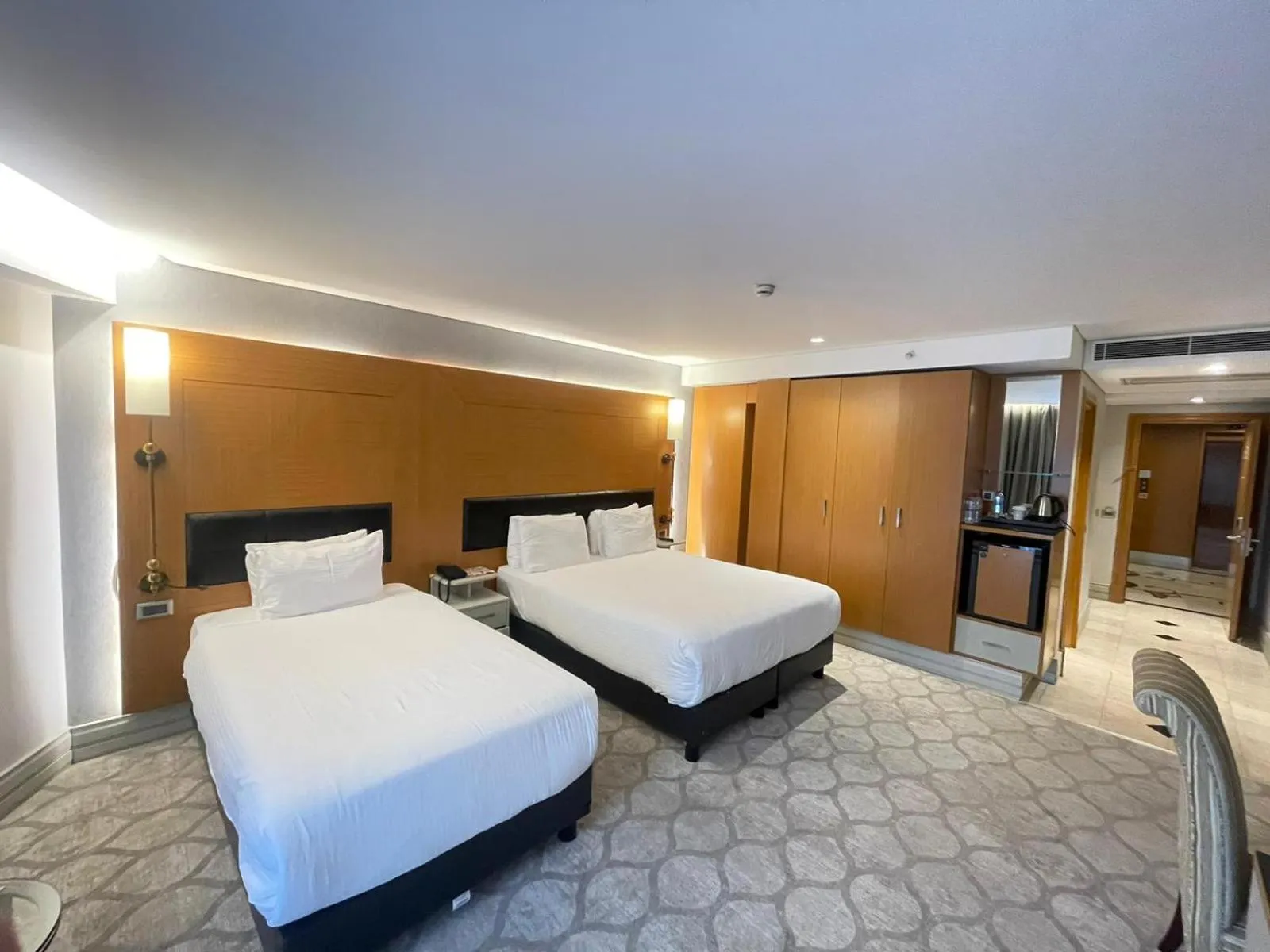 Photo of the whole room, Bed in Istanbul Gonen Hotel