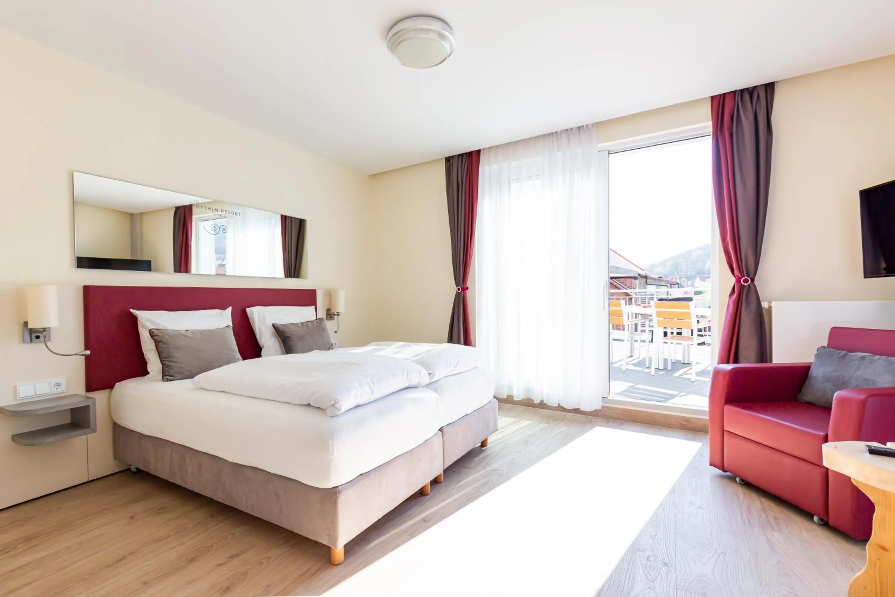 Bedroom, Bed in Mythenresort Heimdall