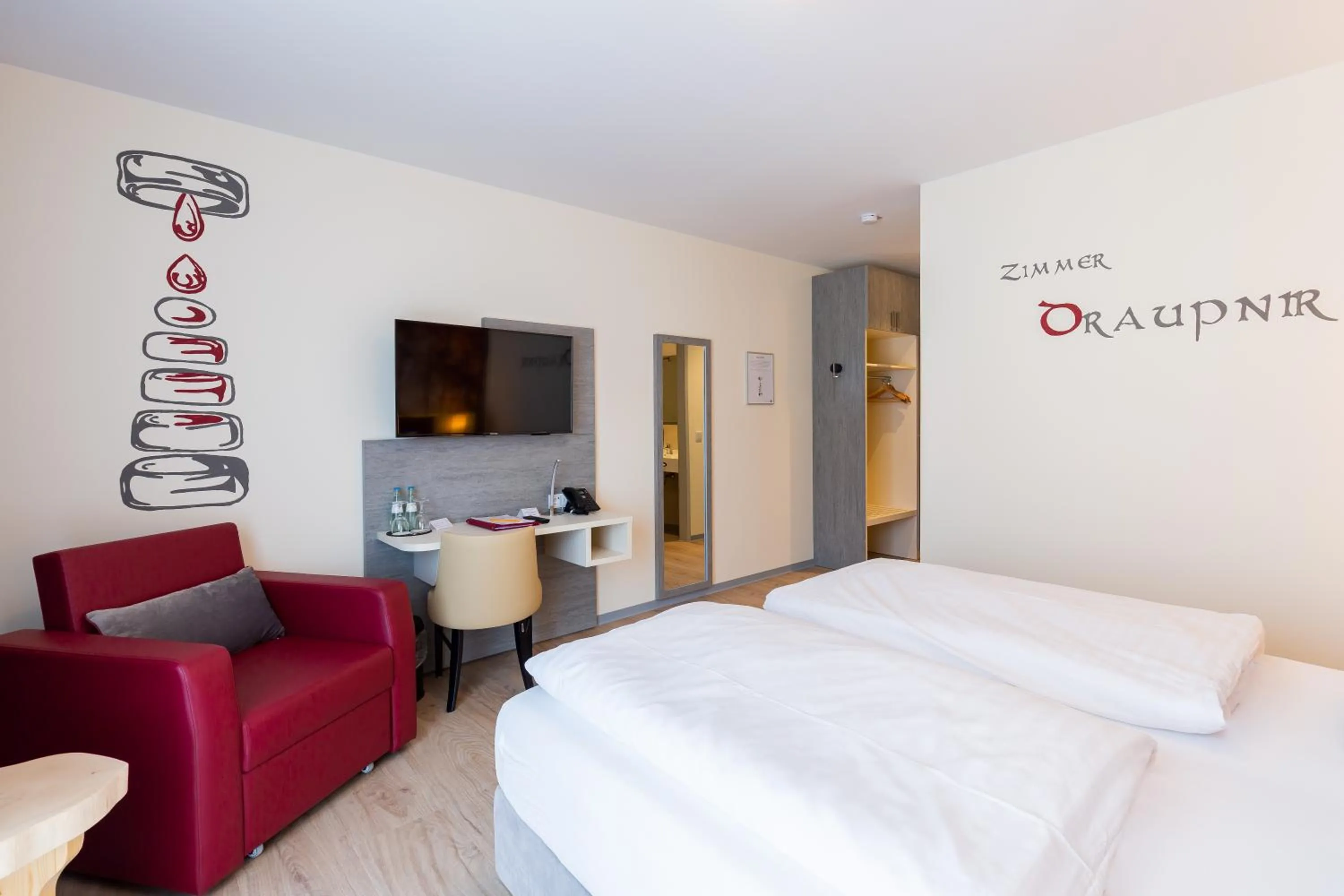 Photo of the whole room, Bed in Mythenresort Heimdall