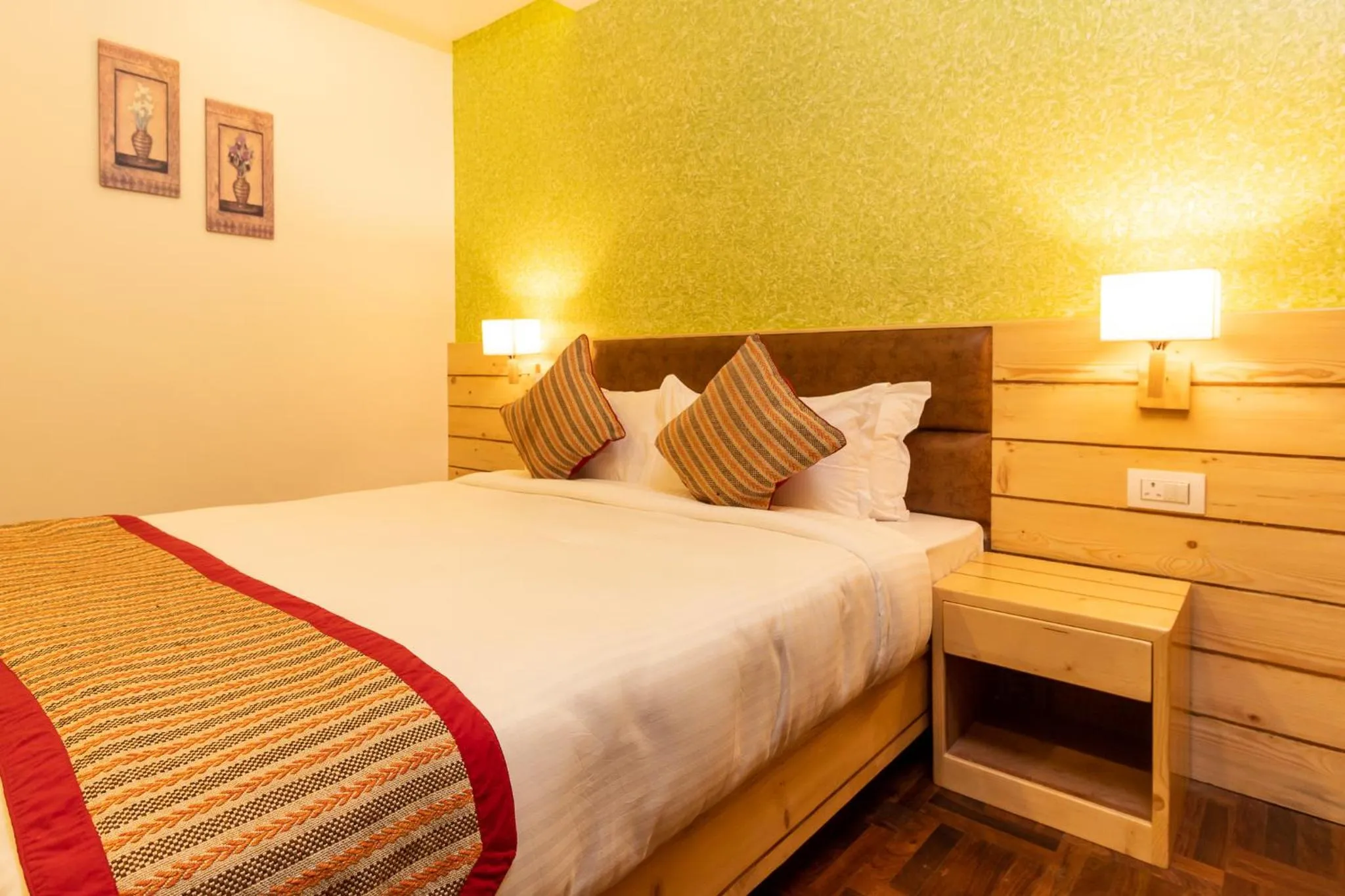 Double Room with Shared Bathroom - single occupancy in Fresco Retreat