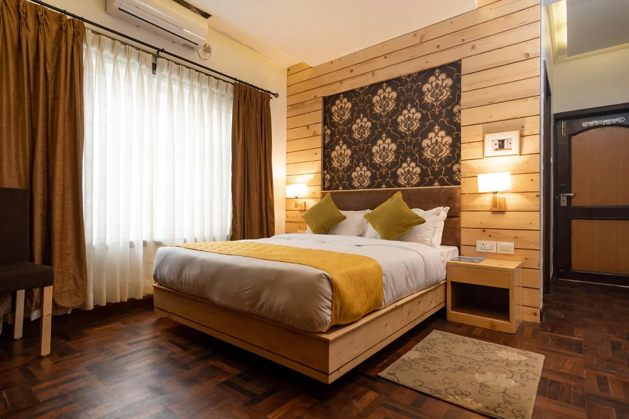 Queen Room - single occupancy in Fresco Retreat