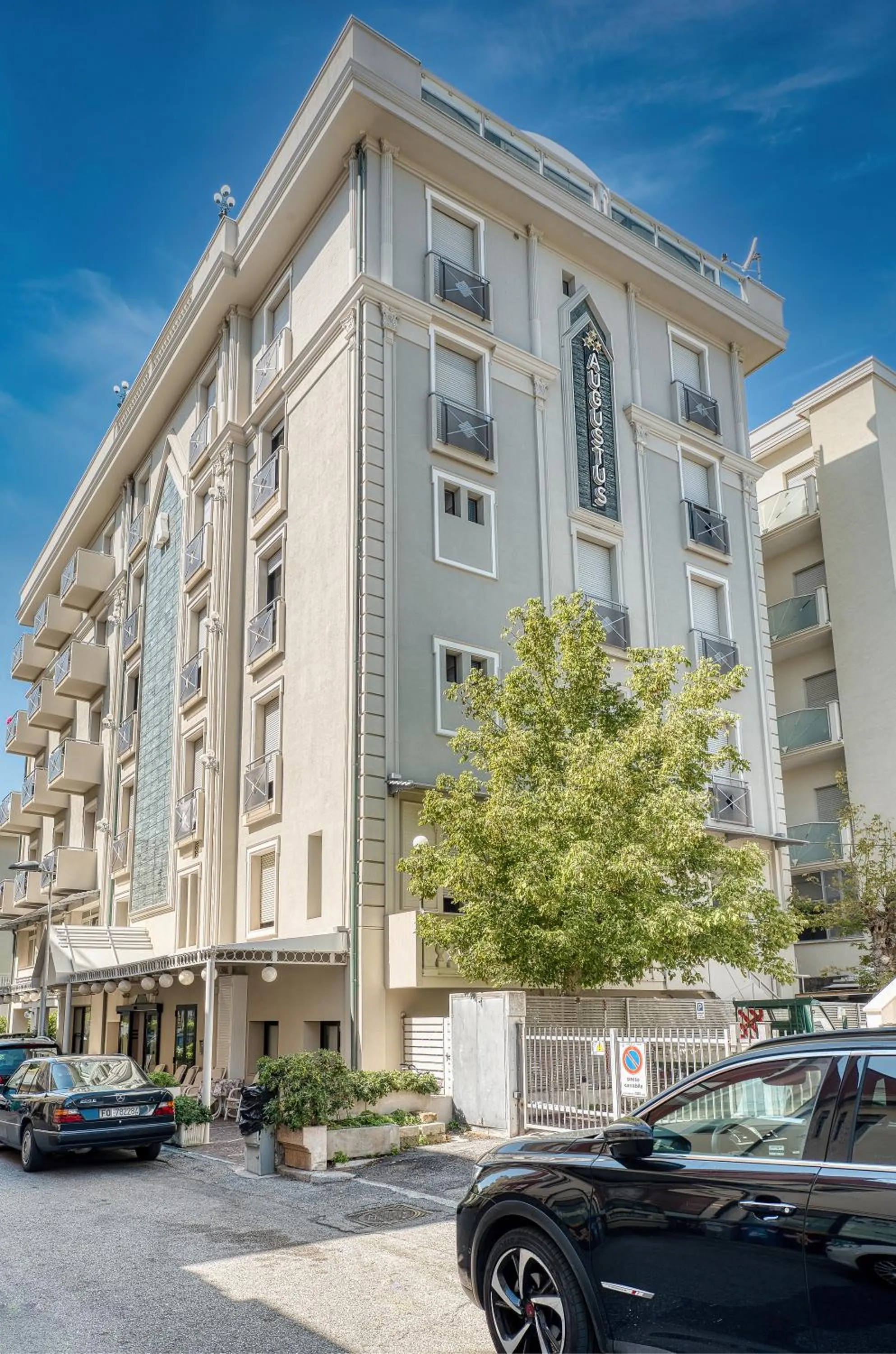 Property building in Hotel Augustus