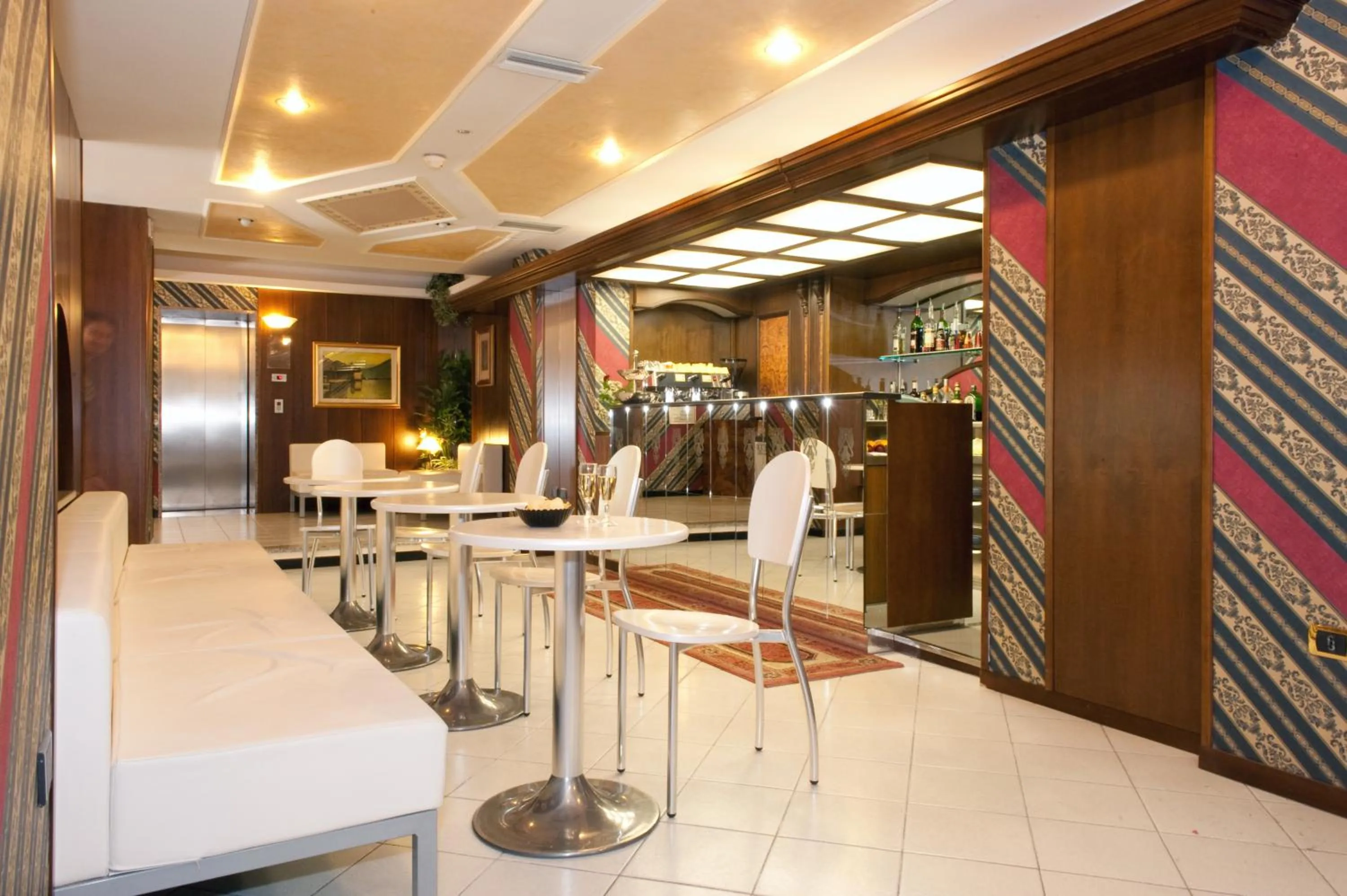 Lounge or bar in Hotel Augustus