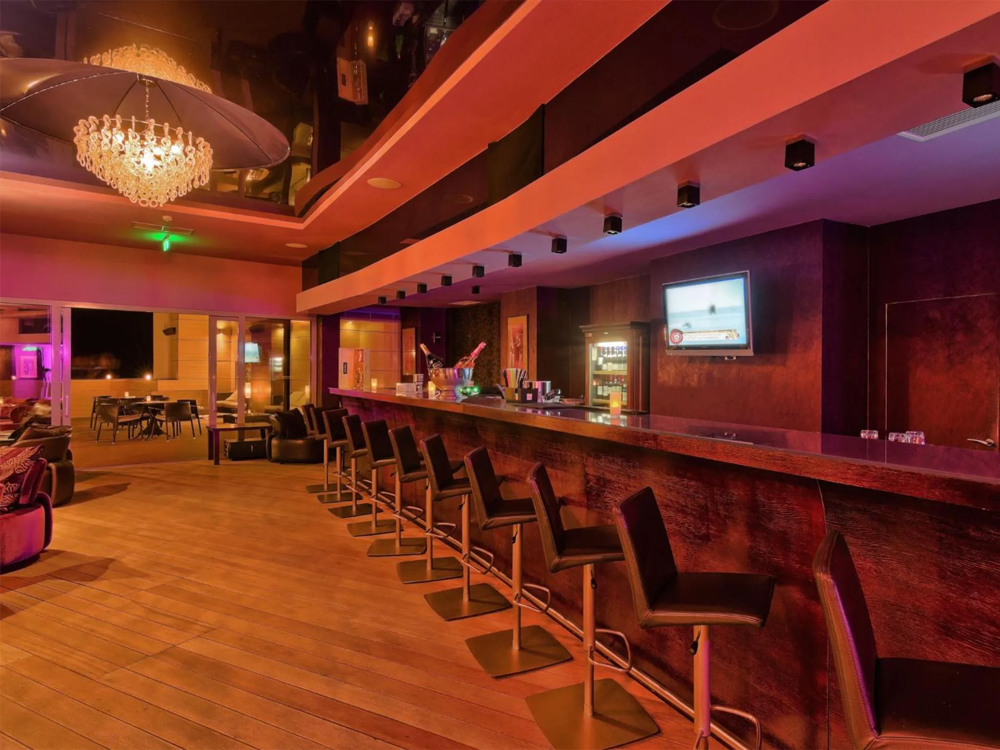 Nightclub / DJ in Vega Hotel