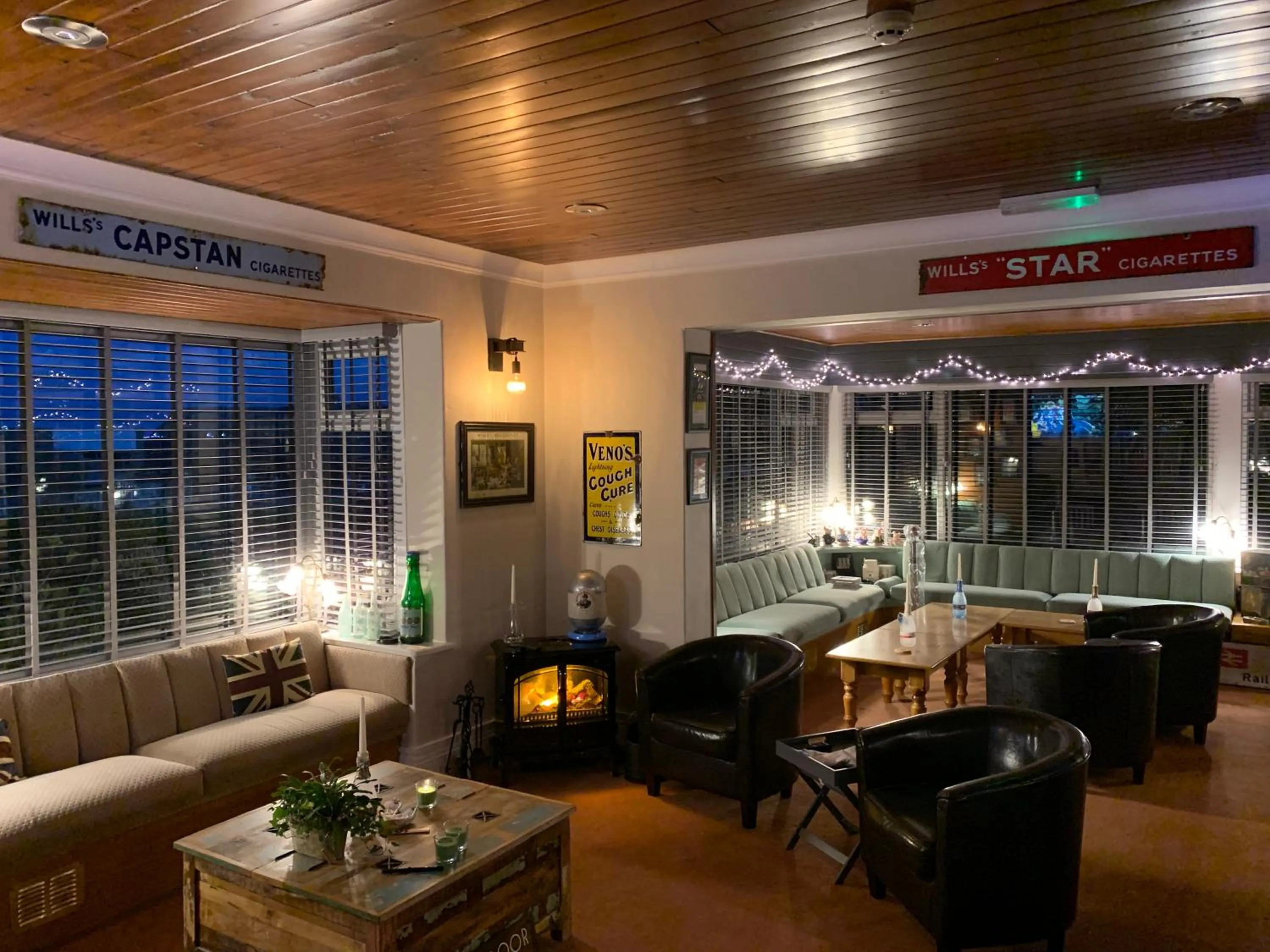 Lounge or bar in The Headlands Hotel