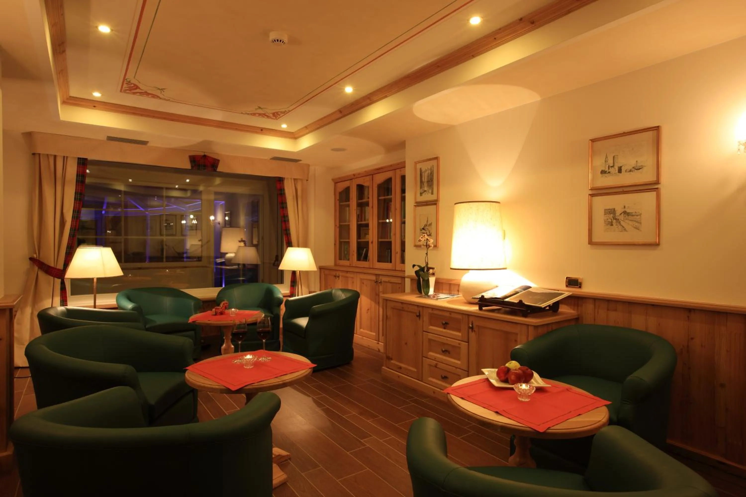 Communal lounge/ TV room in Dolce Avita Hotel Spa & Resort