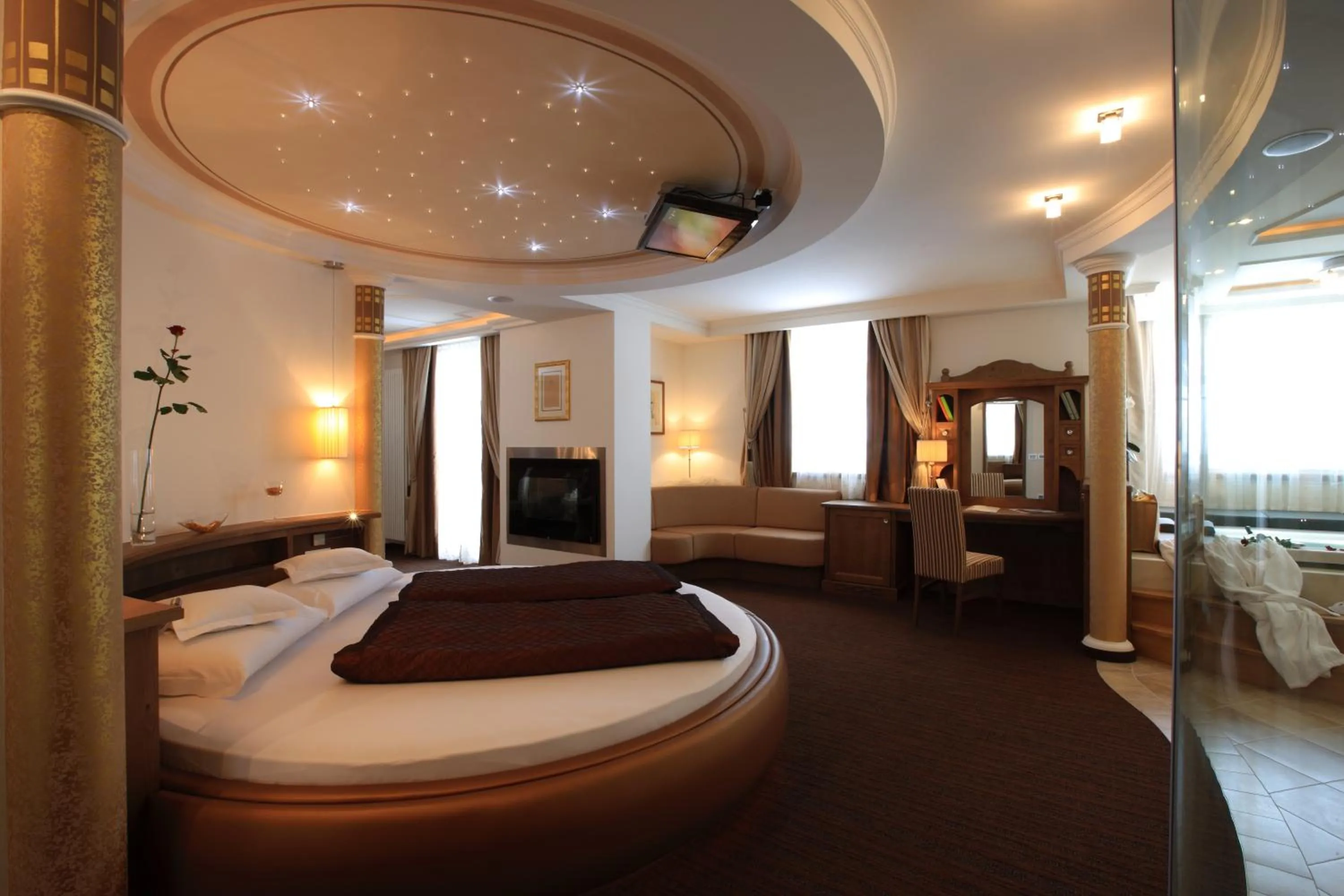 Photo of the whole room, Bed in Dolce Avita Hotel Spa & Resort