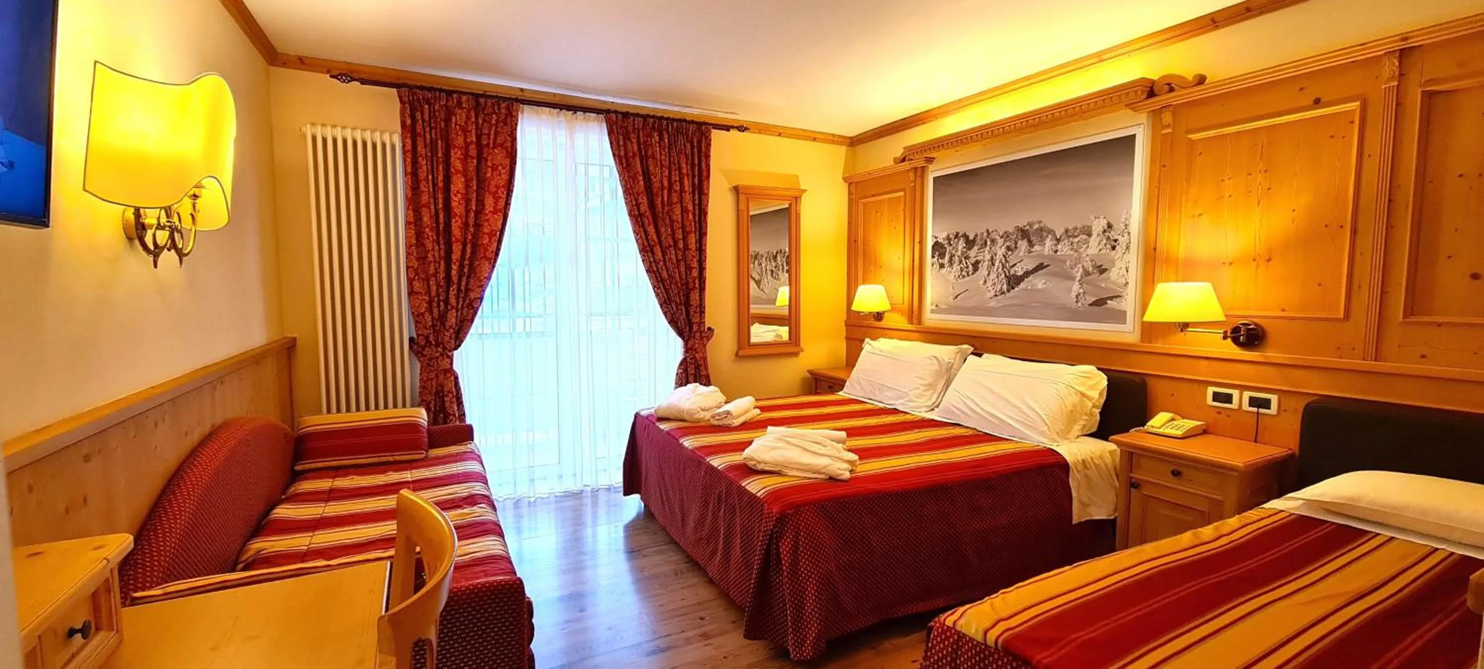 TV and multimedia, Bed in Dolce Avita Hotel Spa & Resort