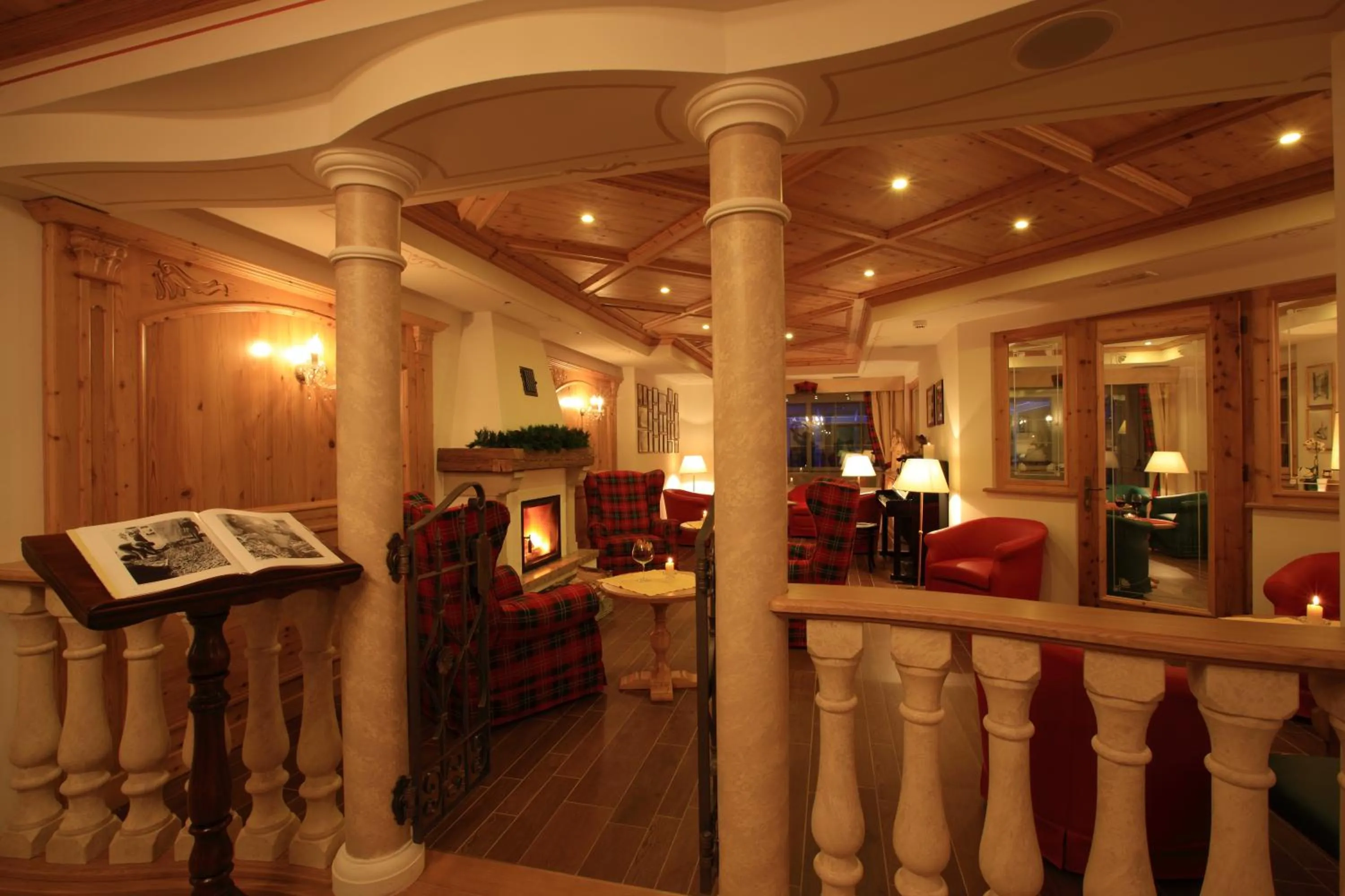Communal lounge/ TV room in Dolce Avita Hotel Spa & Resort