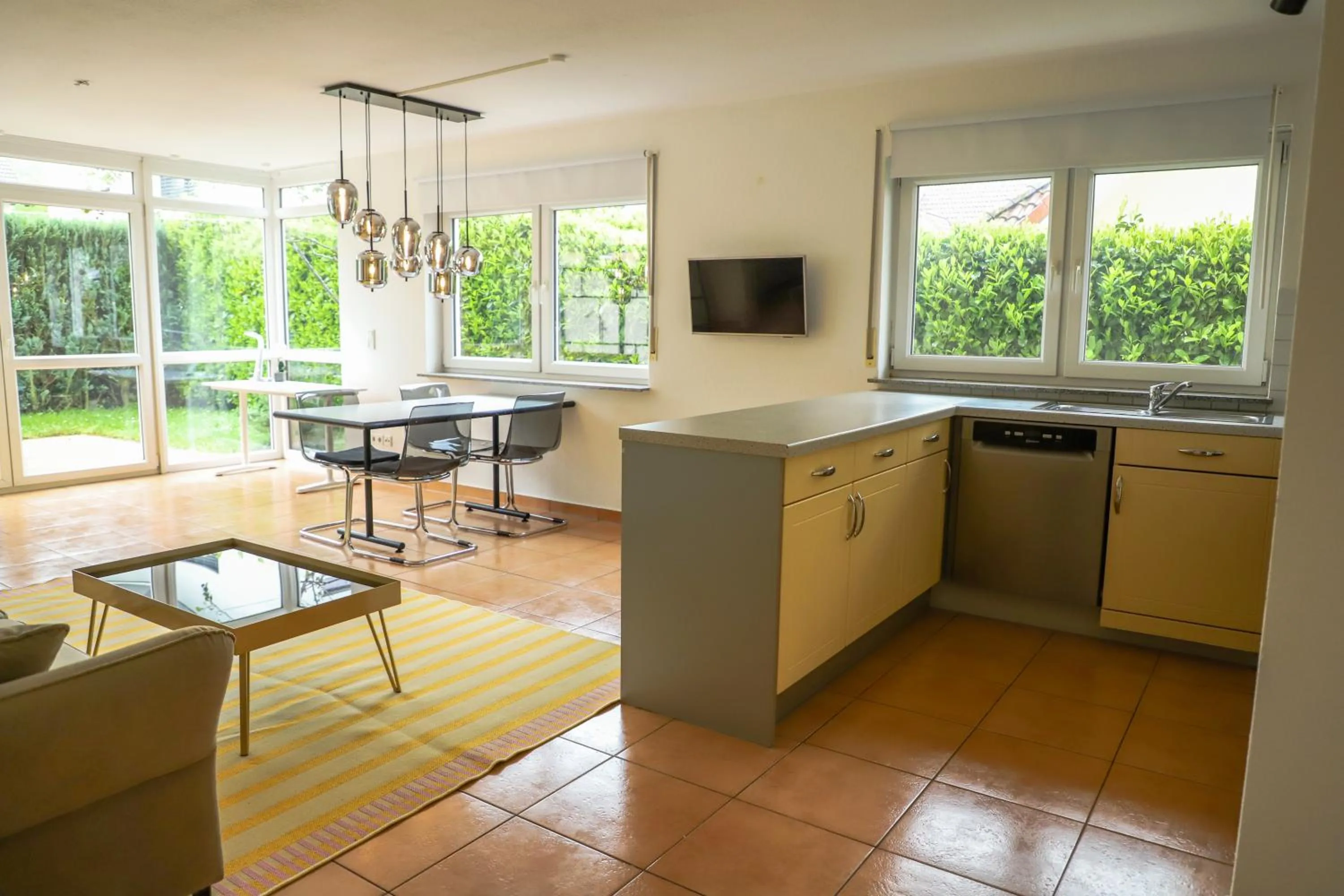 Kitchen or kitchenette in Art & Nature Apartments in der Nähe FFM-Messe