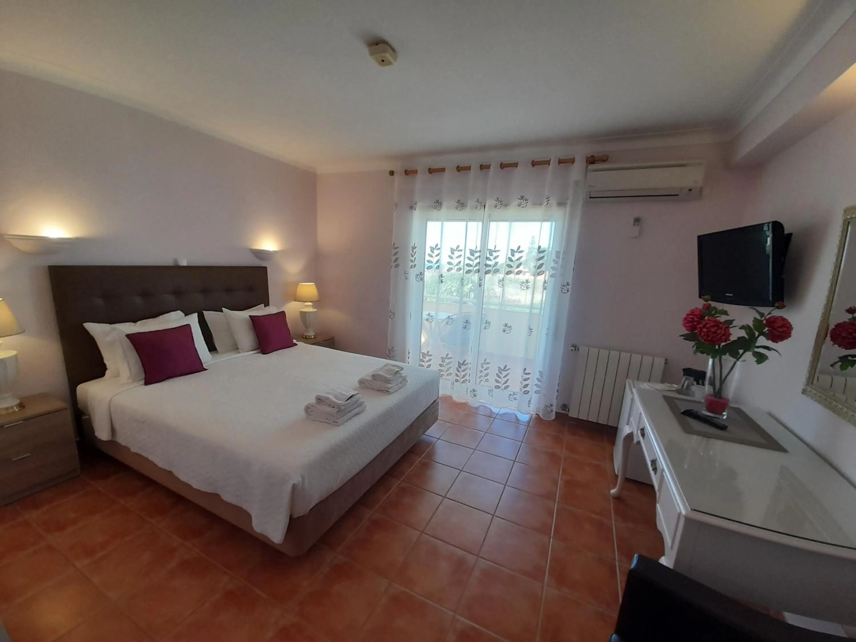 Bed in Aurora Sol