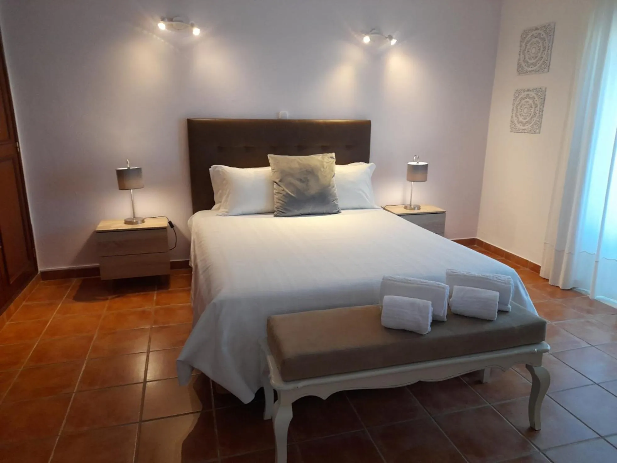Bedroom, Bed in Aurora Sol
