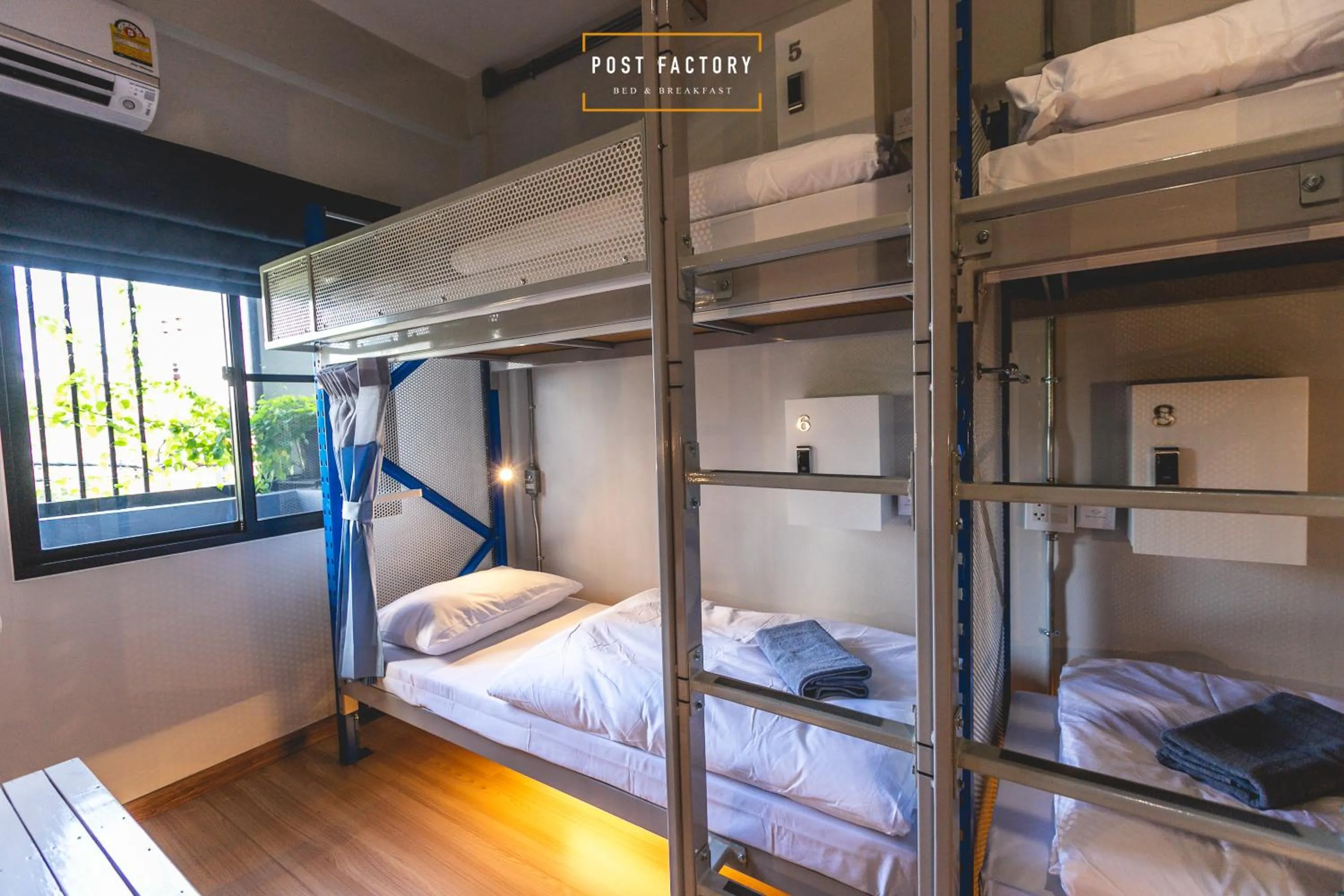 bunk bed in Post Factory Bed & Breakfast