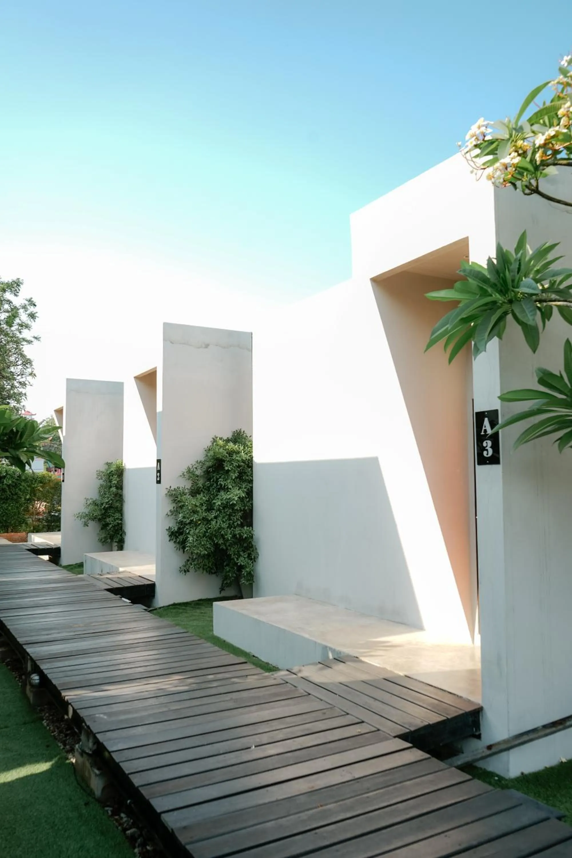 Property building in De' Anchor