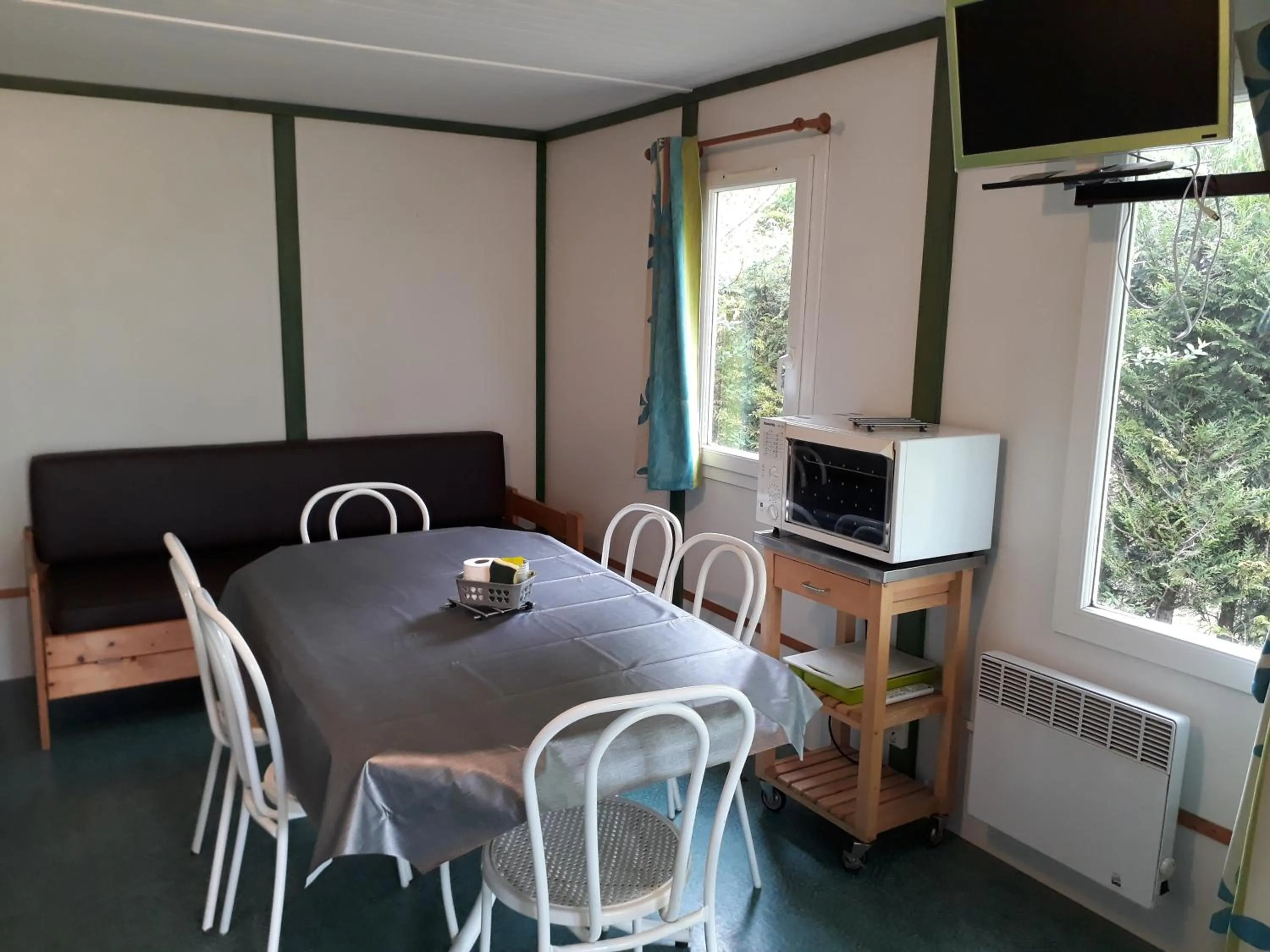 Communal lounge/ TV room in Les Chalets d'Argentouleau