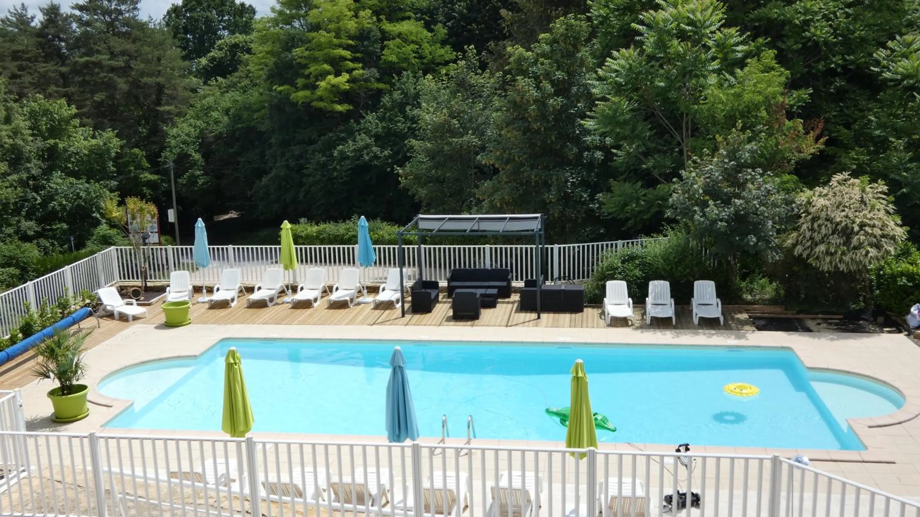 Table tennis in Les Chalets d'Argentouleau