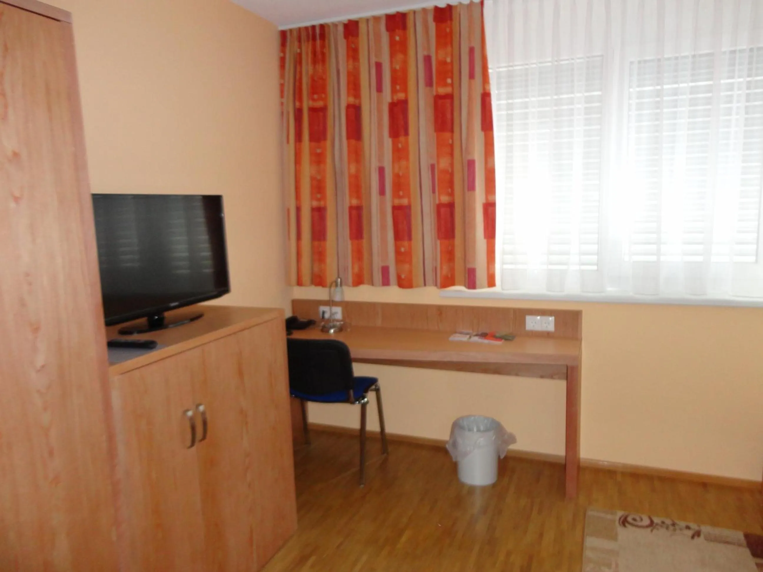 Bed in Hotel Cafe Lorenz