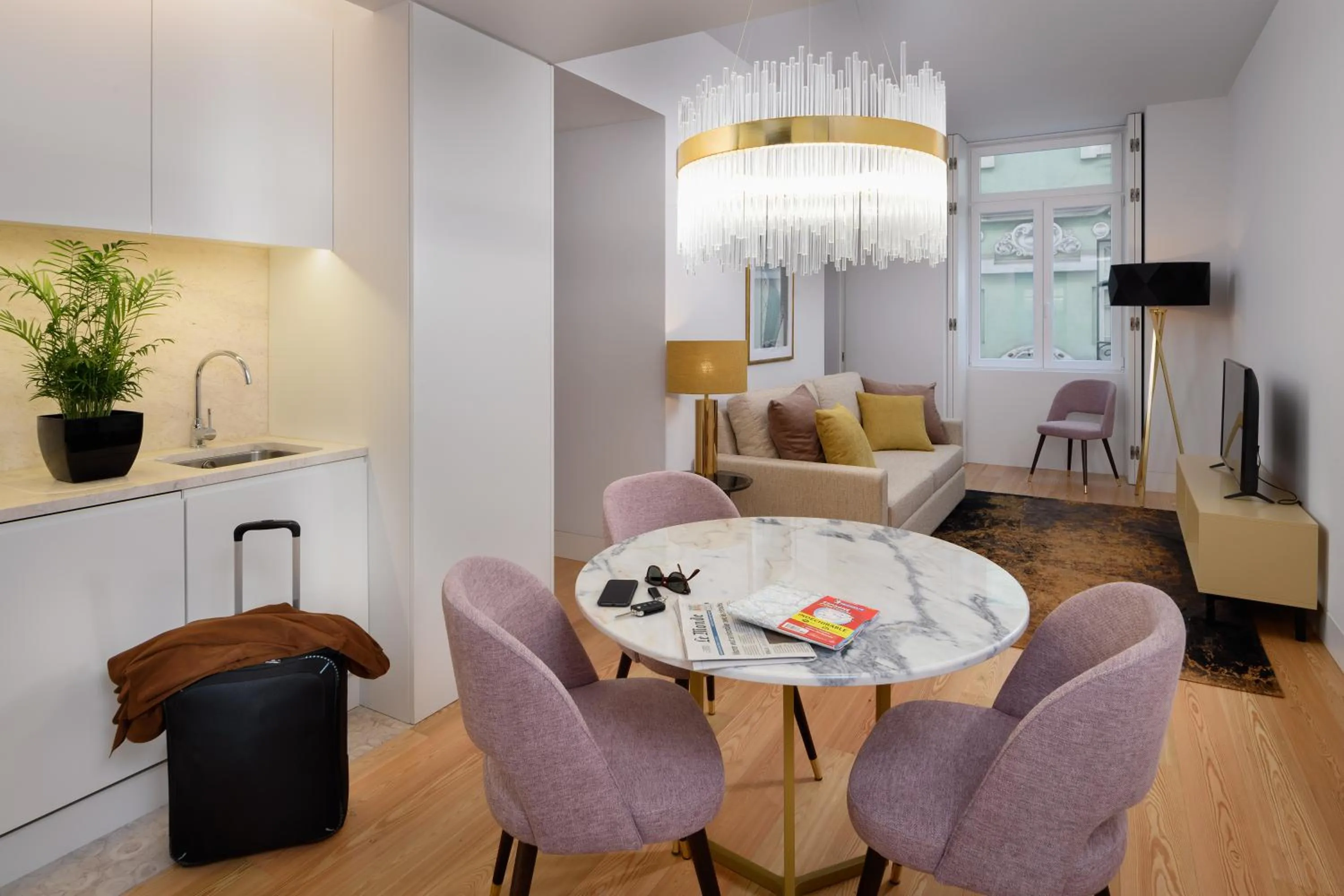 Dining area in Ouro Grand by Level Residences