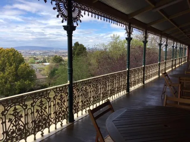 Holmhurst Guest House