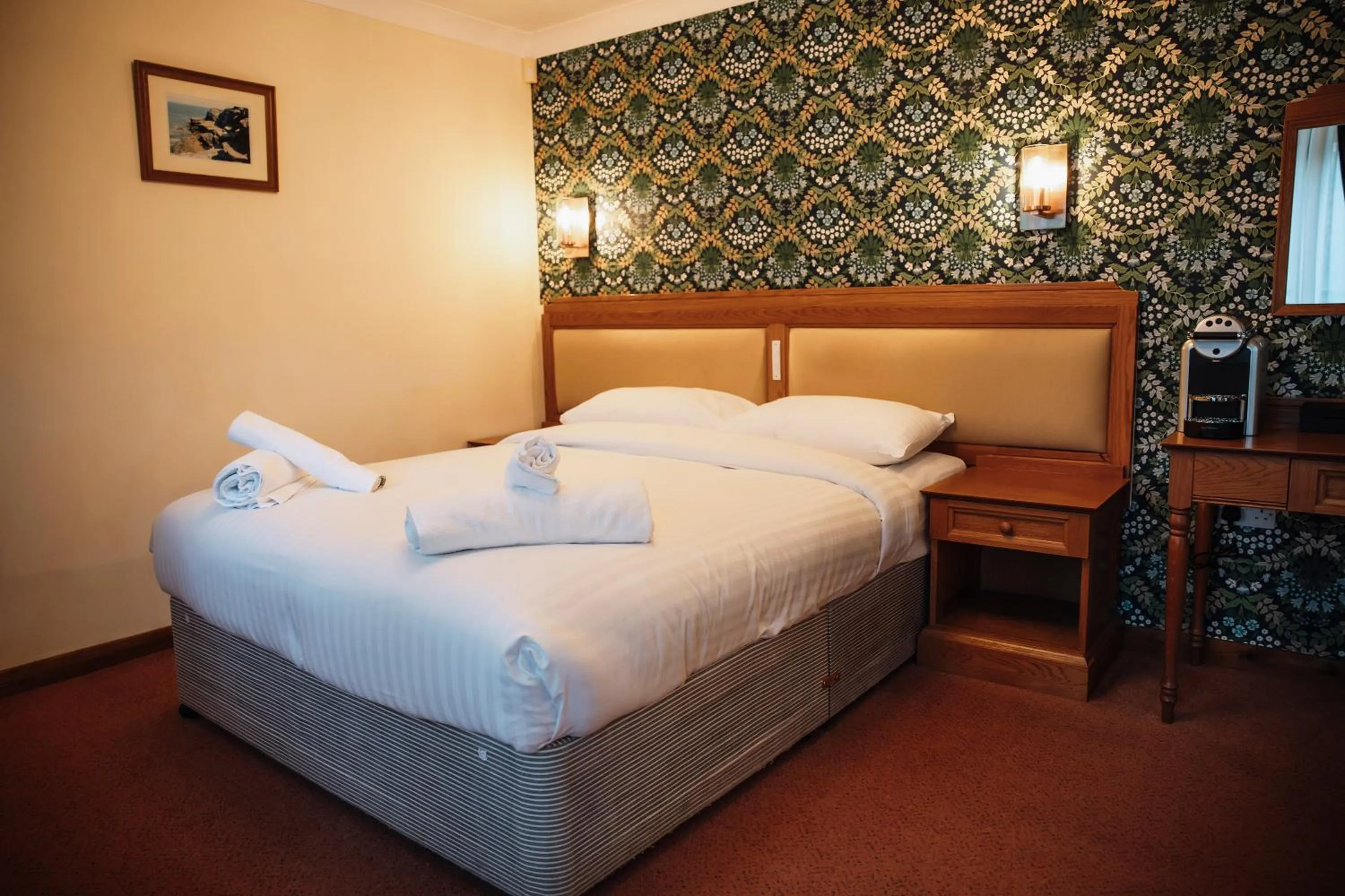 Bedroom, Bed in The Keelman