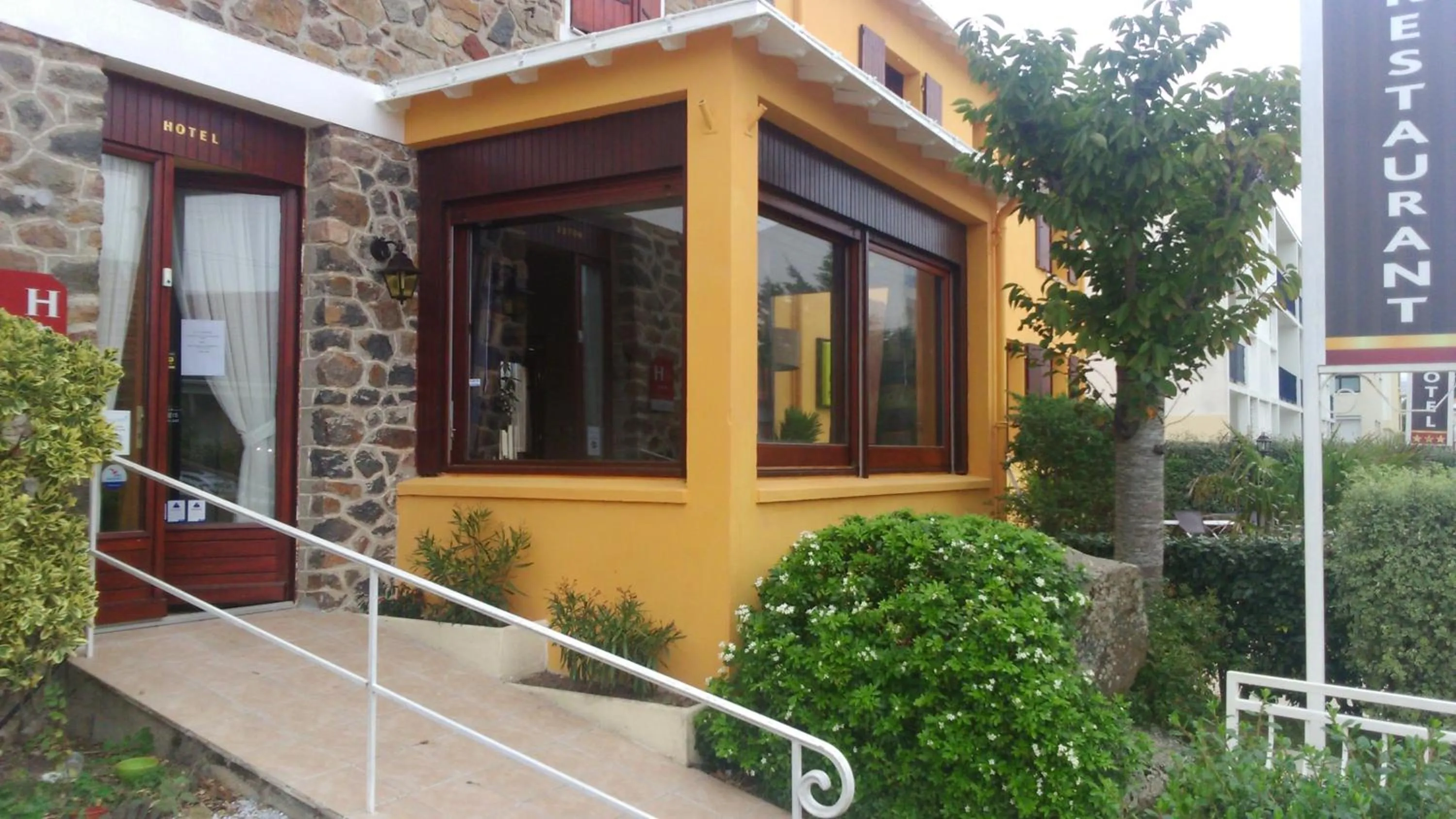 Facade/entrance in Le Richelieu