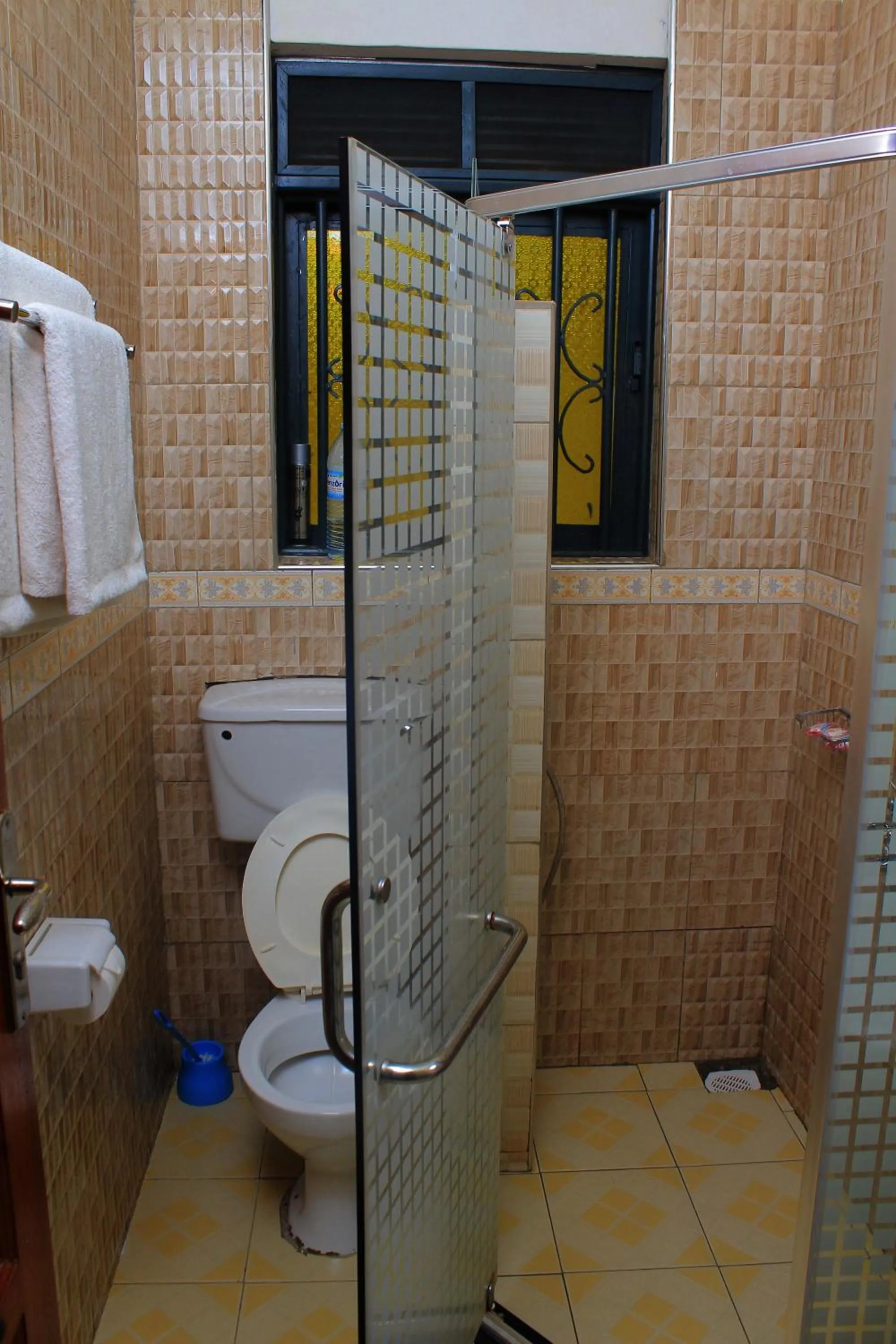 Shower in MAMIKKI Hotel Apartments