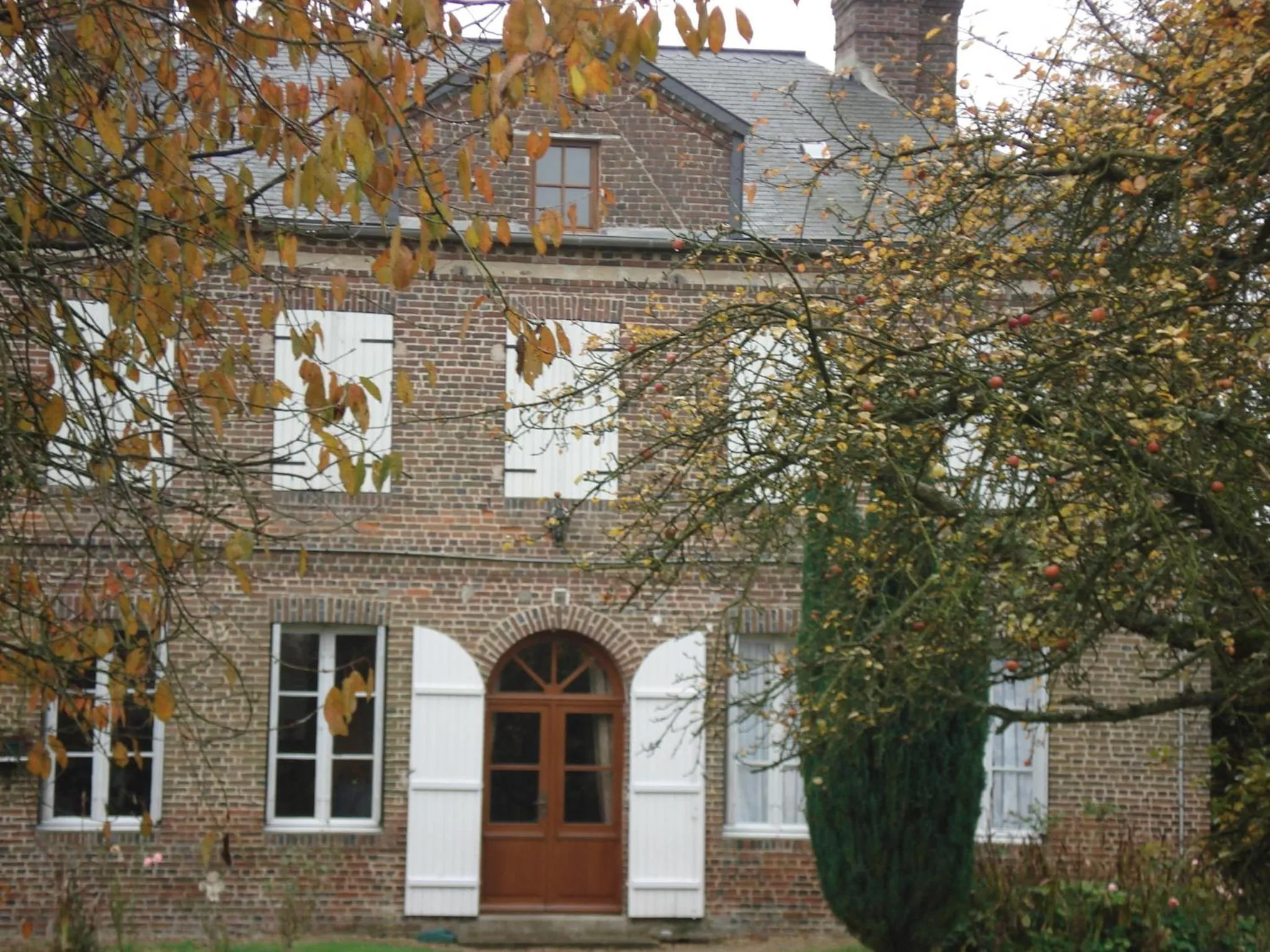 Facade/entrance in AU CHARME DES POMMIERS