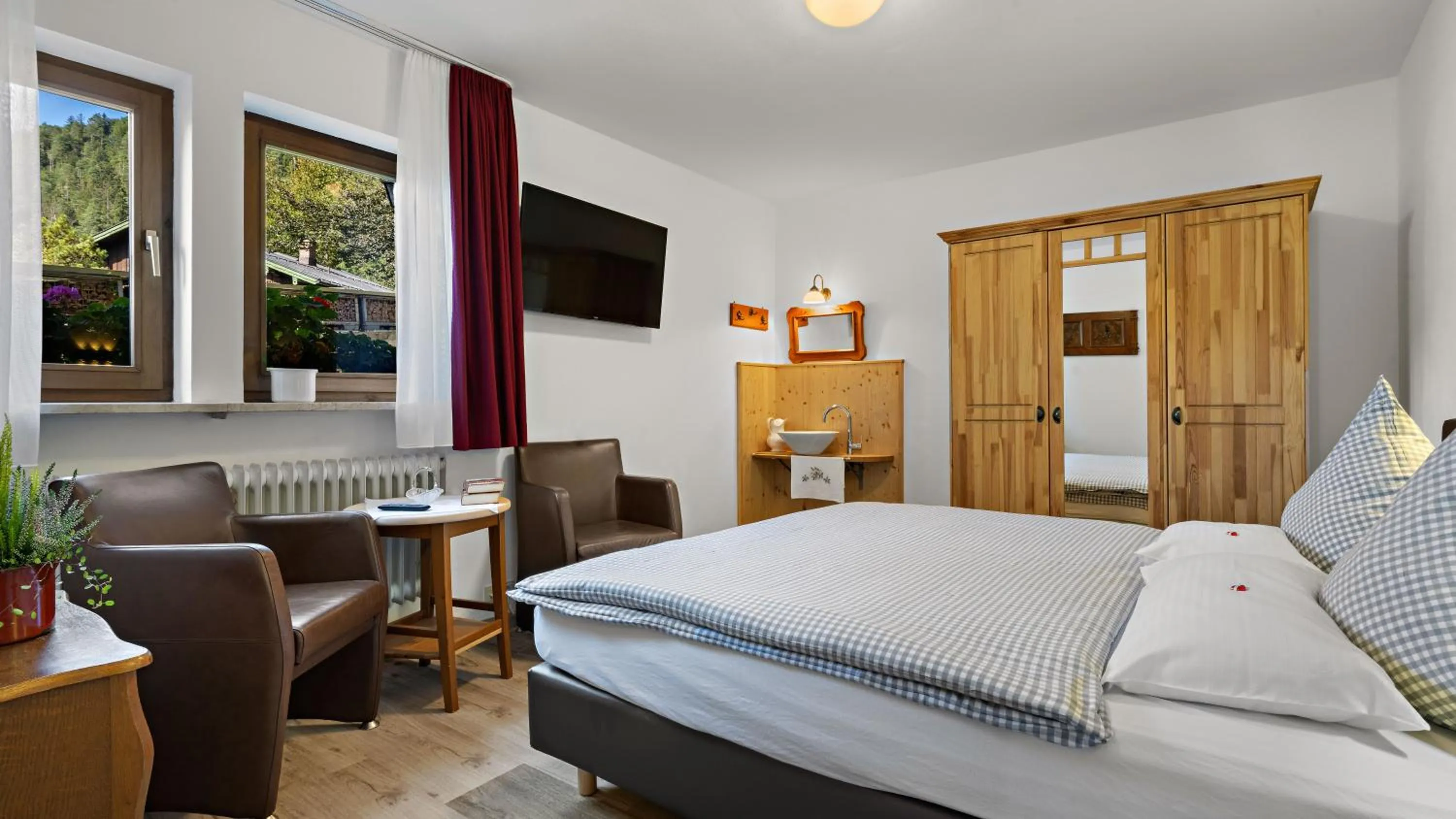 Bedroom, Bed in Hotel Effland -Sauna -Pool