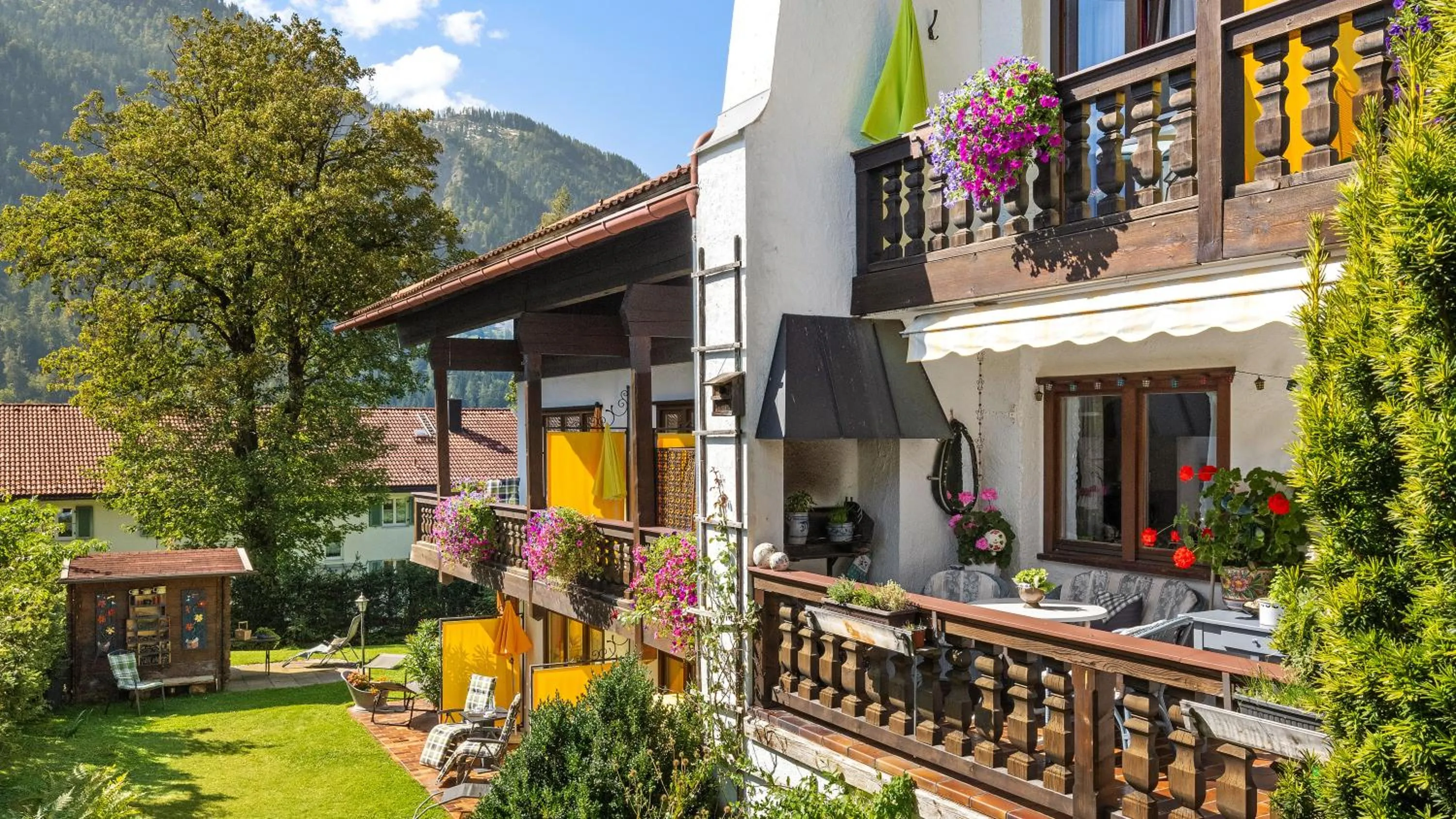 Property building in Hotel Effland -Sauna -Pool